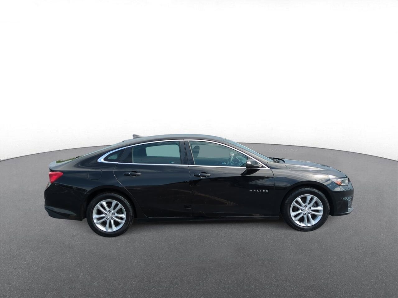 Thumbnail: 2016 Chevrolet Malibu - 9