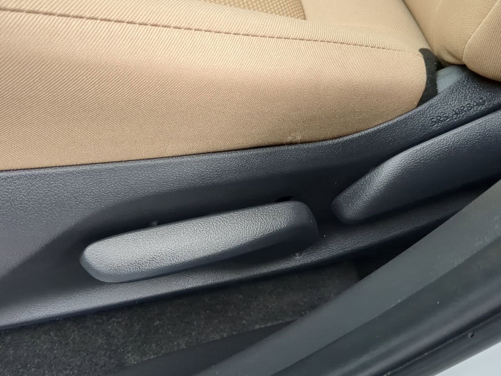 Thumbnail: 2025 Toyota RAV4 - 17