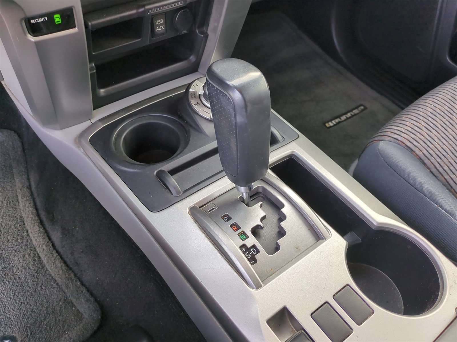 Thumbnail: 2013 Toyota 4Runner - 30