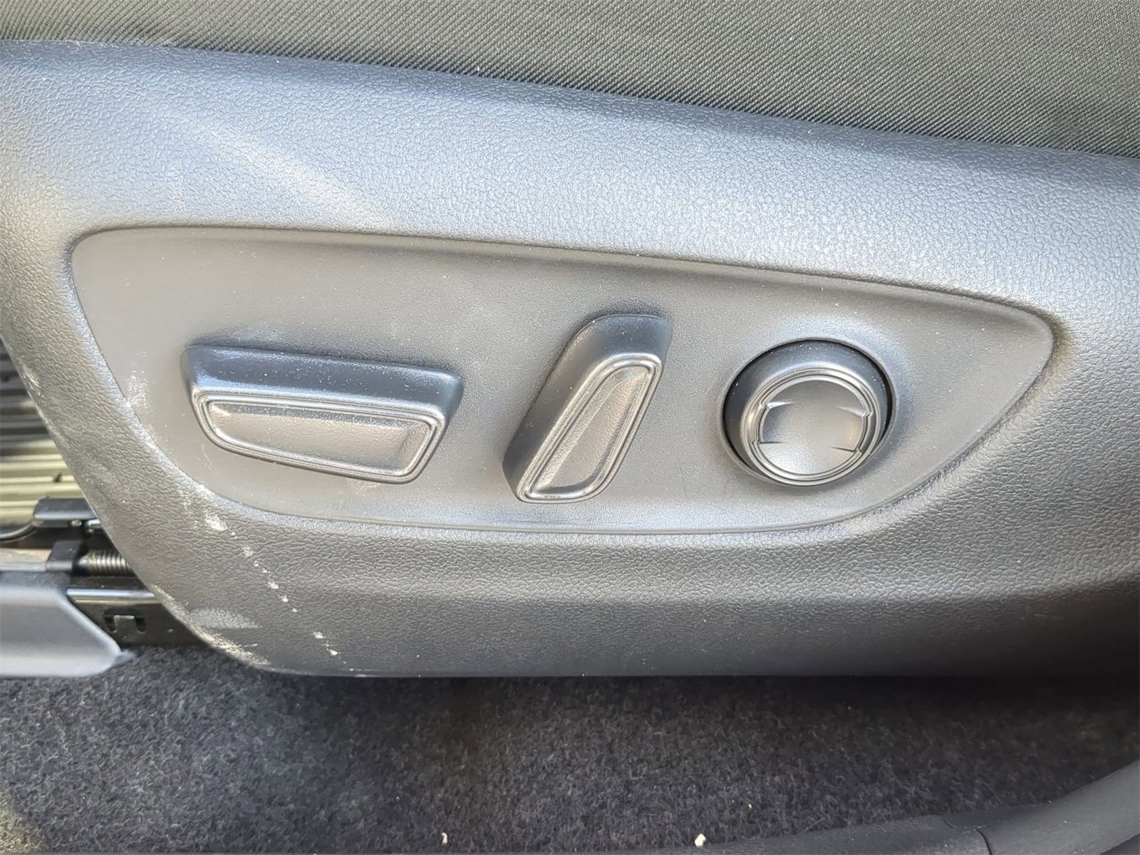 Thumbnail: 2025 Toyota RAV4 - 24