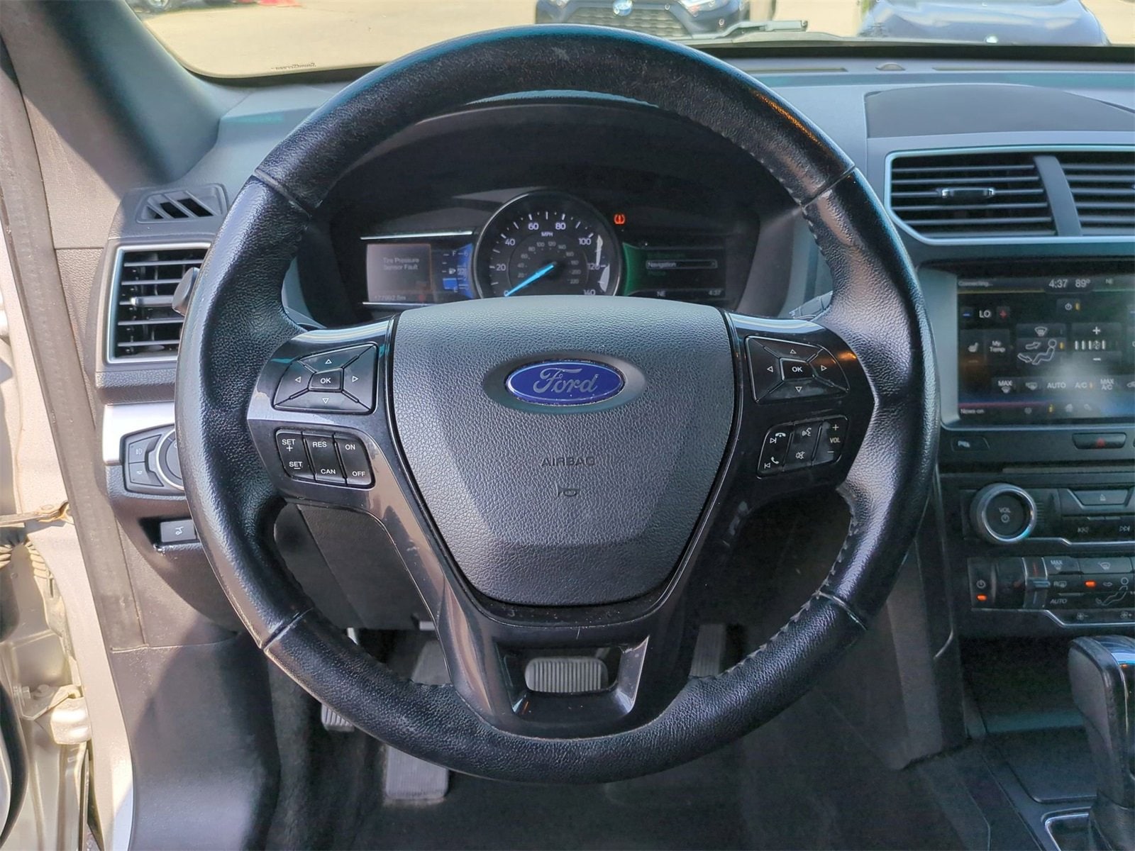 Thumbnail: 2016 Ford Explorer - 20
