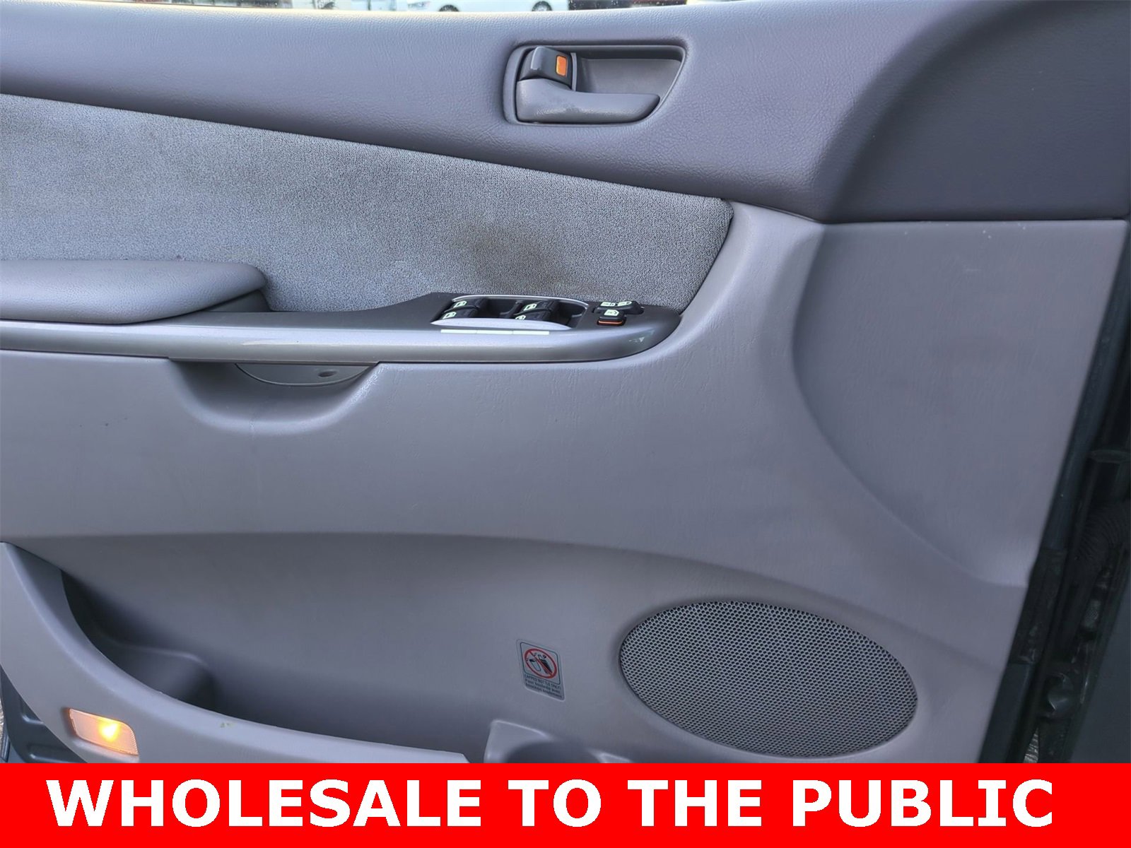 Thumbnail: 2010 Toyota Sienna - 29