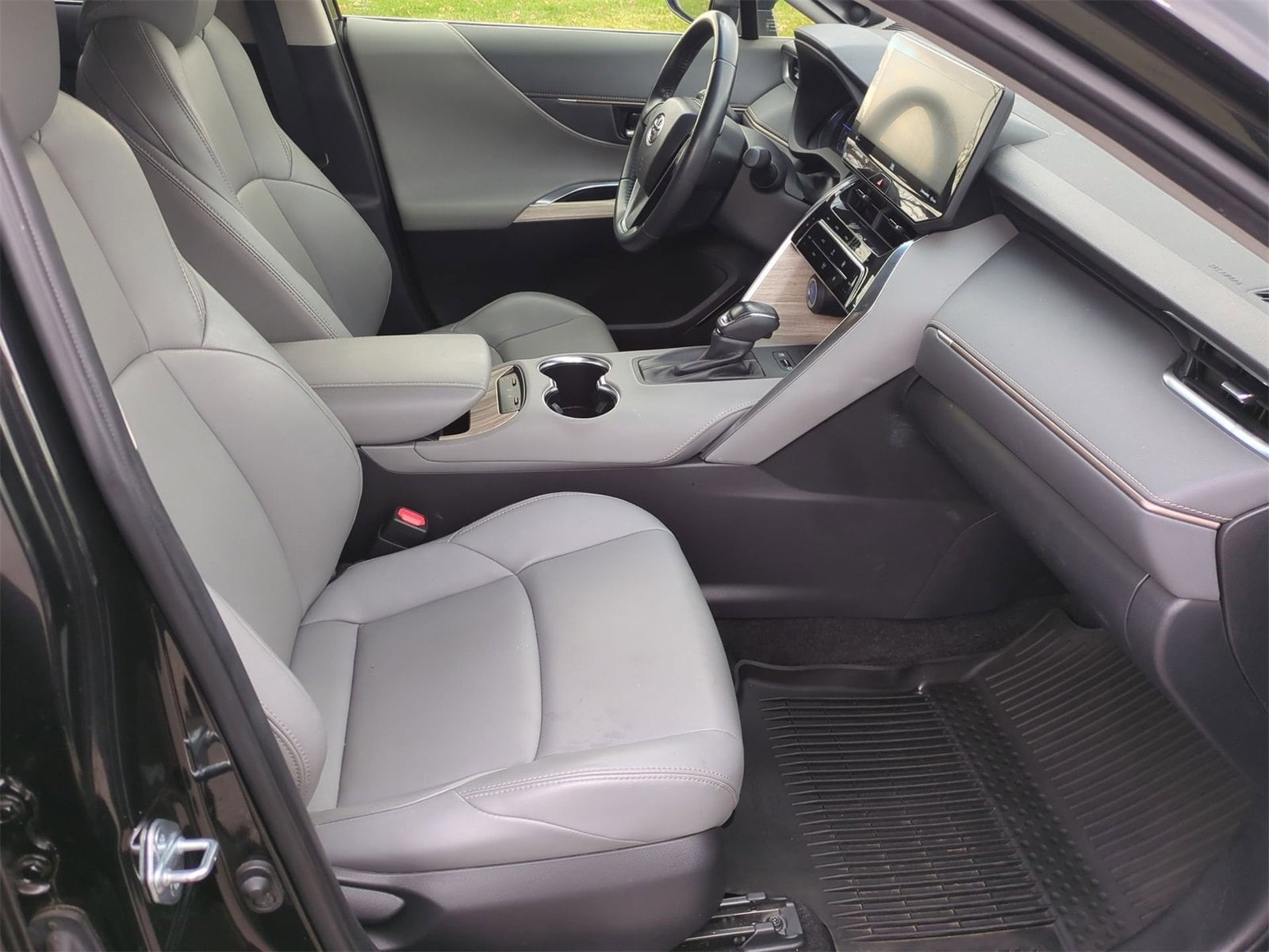 Thumbnail: 2022 Toyota Venza - 20