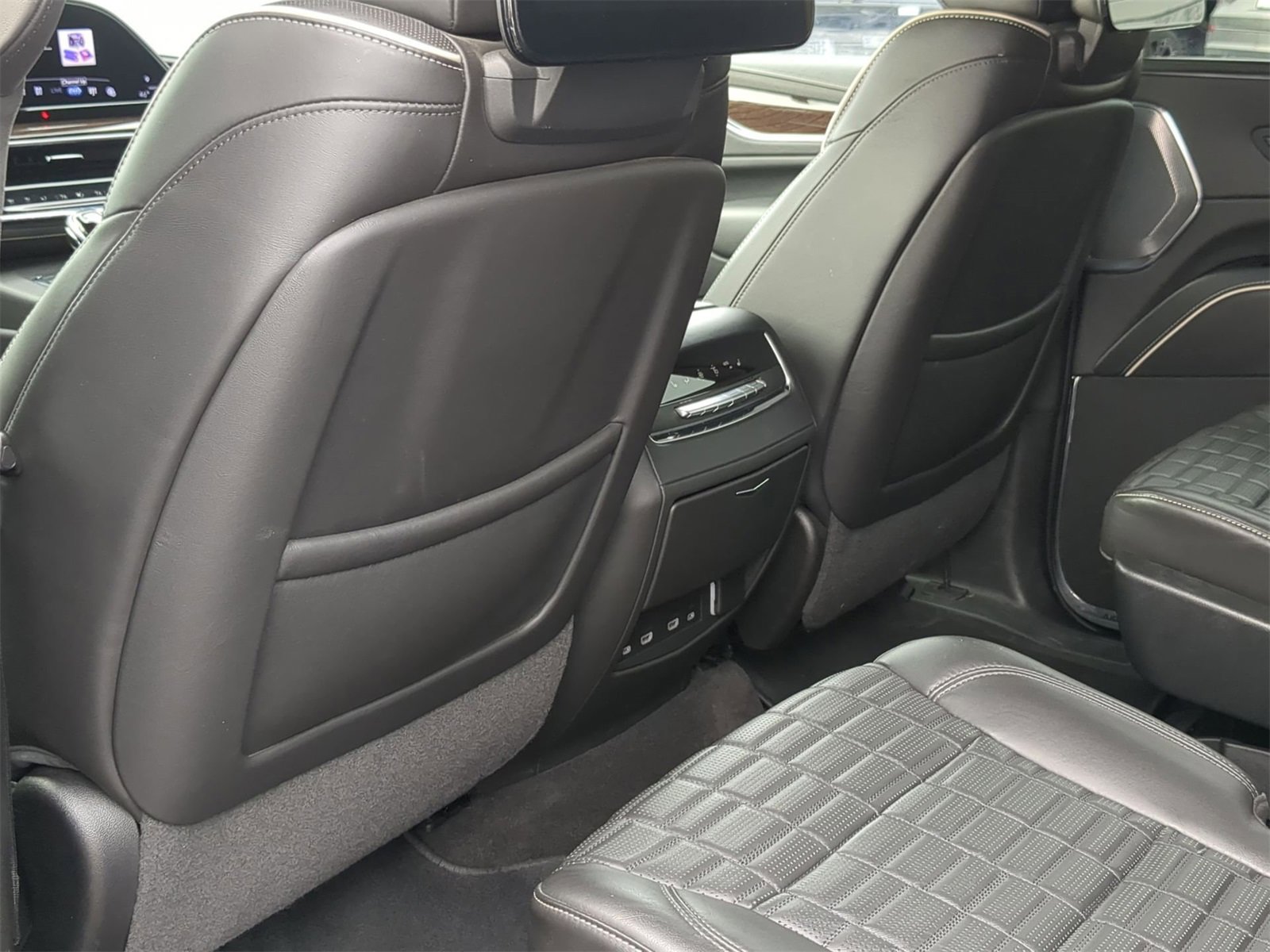 Thumbnail: 2022 Cadillac Escalade - 19