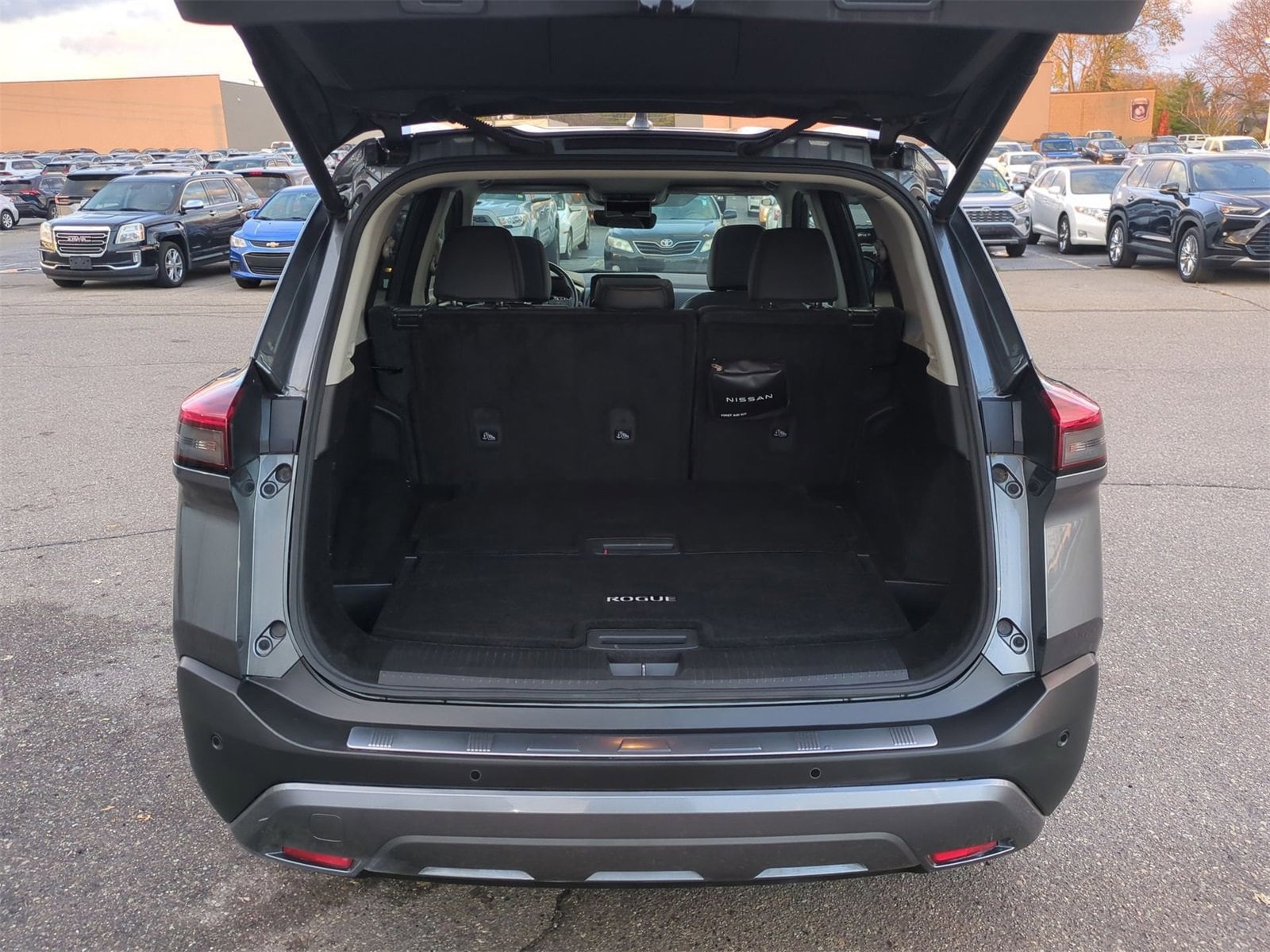 Thumbnail: 2023 Nissan Rogue - 34