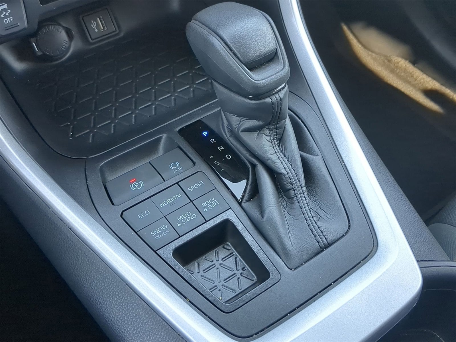 Thumbnail: 2024 Toyota RAV4 - 37