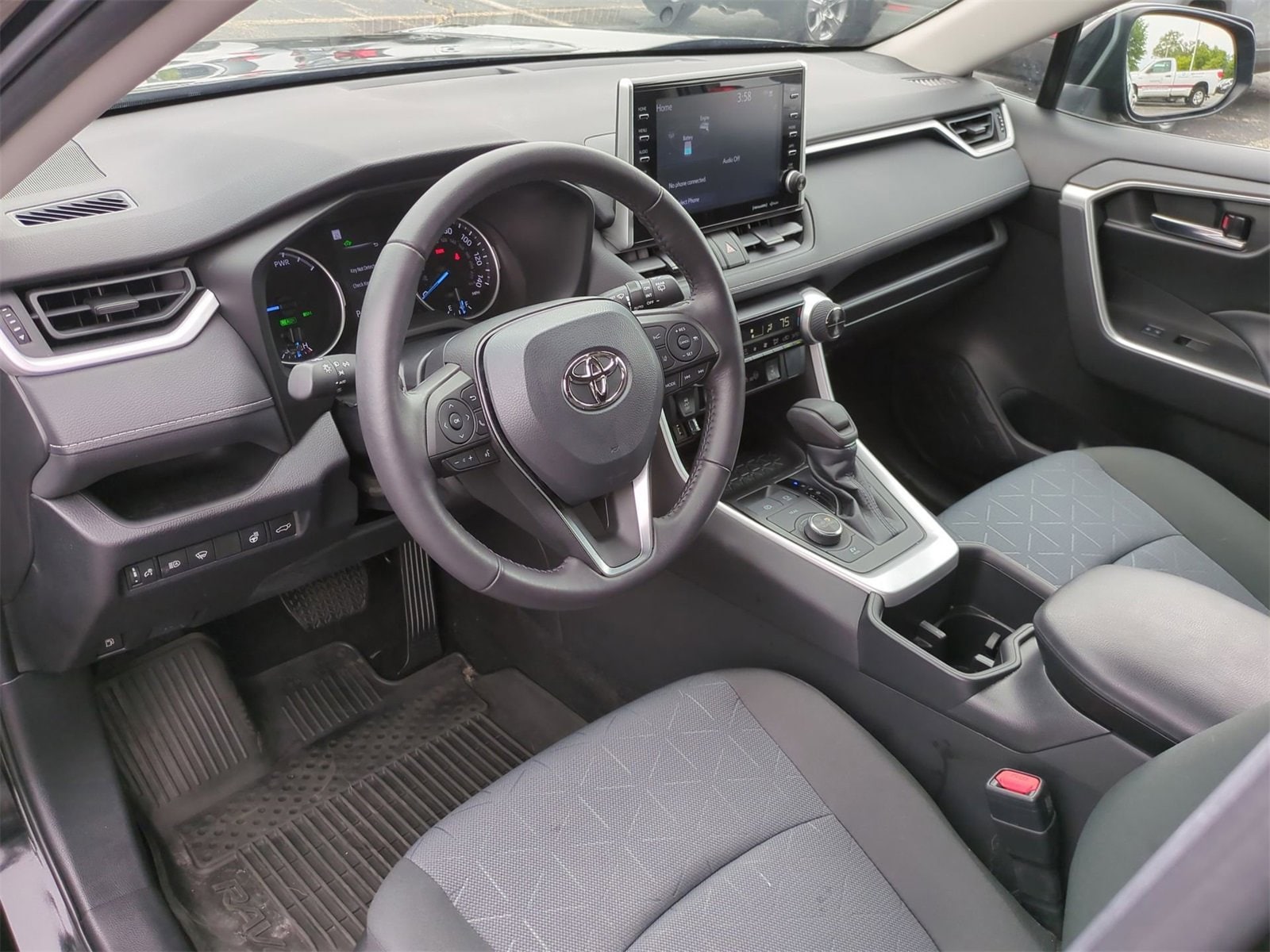 2022 Toyota RAV4 XLE 10