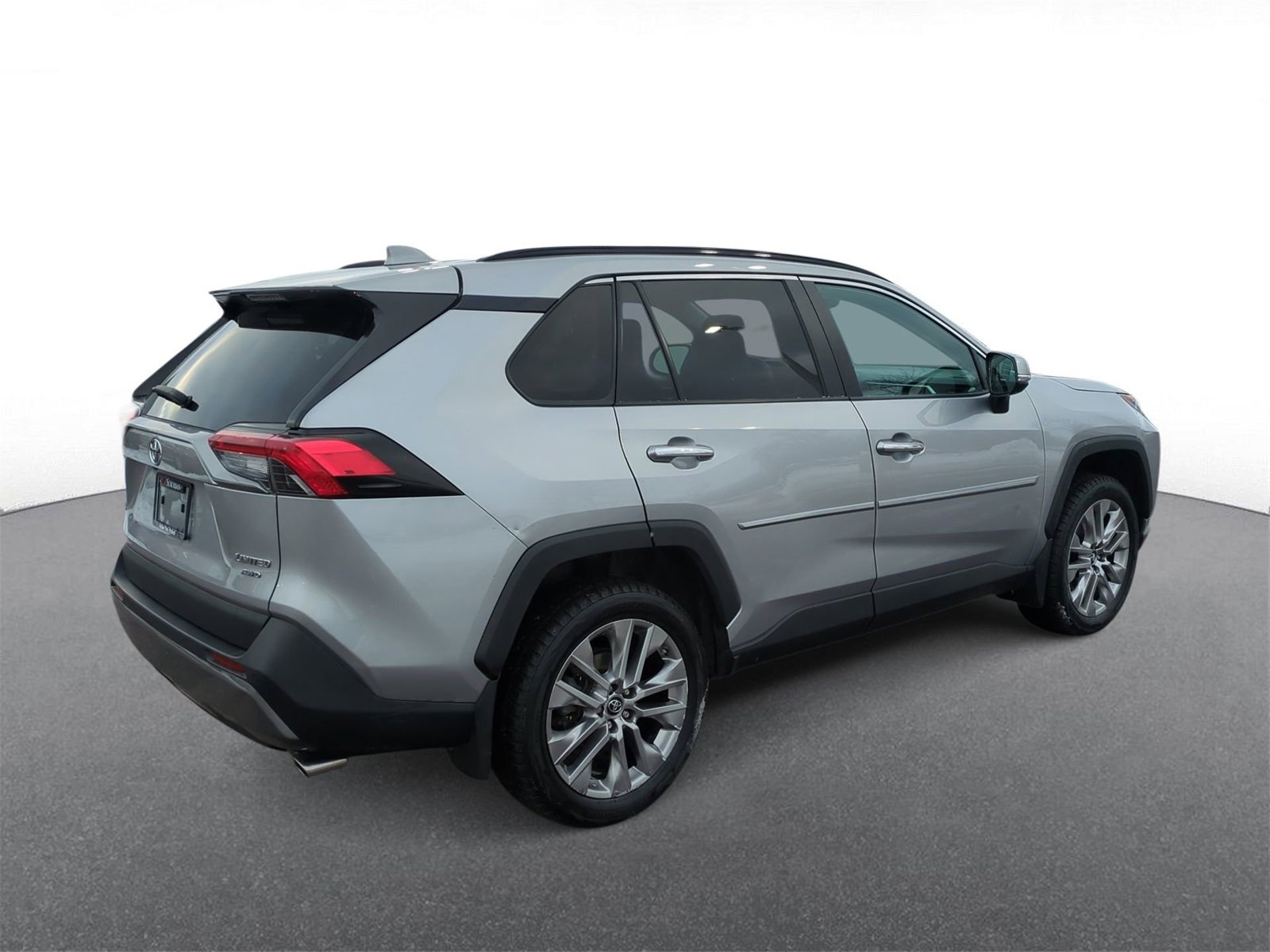 Thumbnail: 2019 Toyota RAV4 - 8