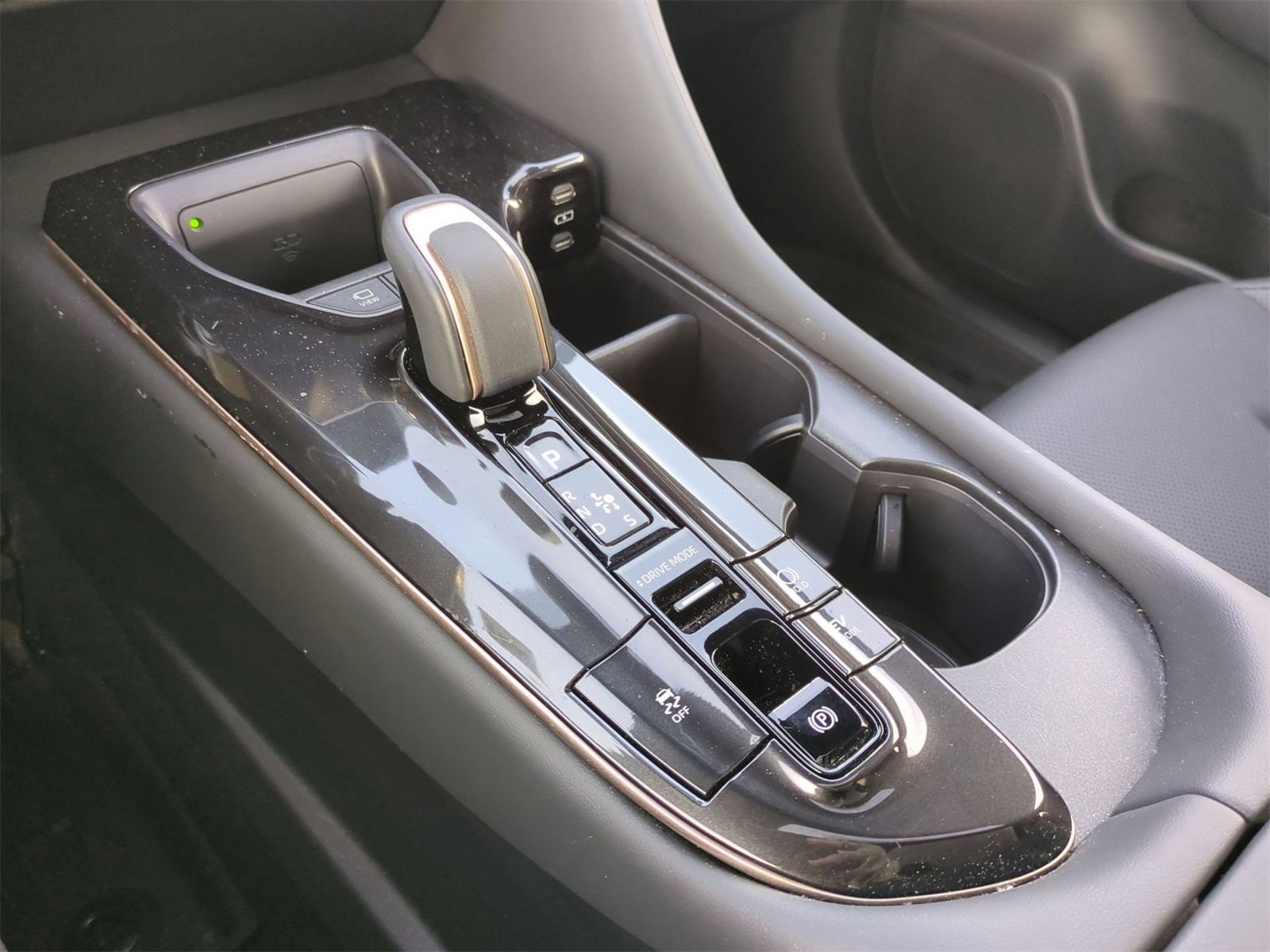 Thumbnail: 2025 Toyota Crown Signia - 32