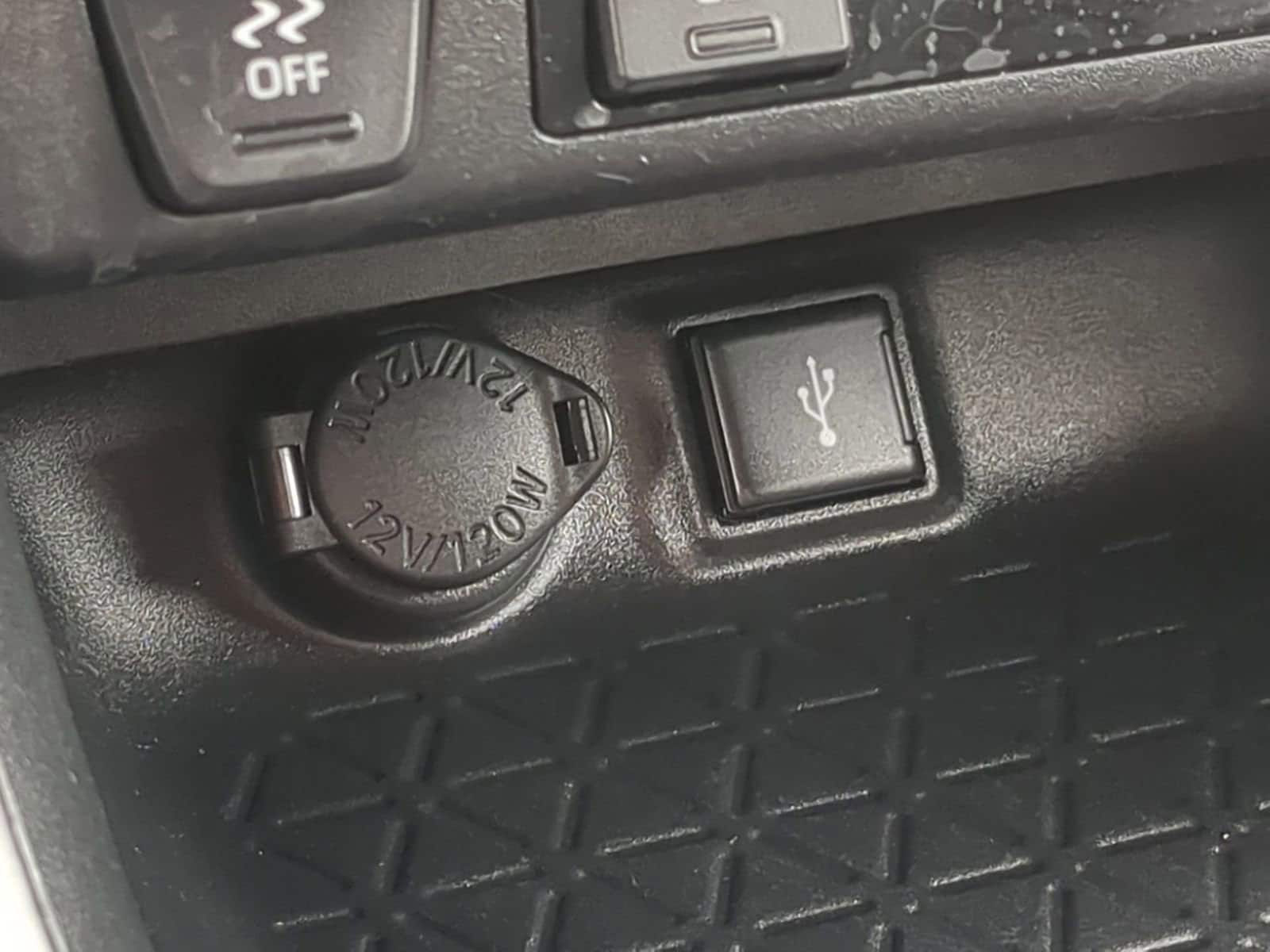 Thumbnail: 2021 Toyota RAV4 - 29