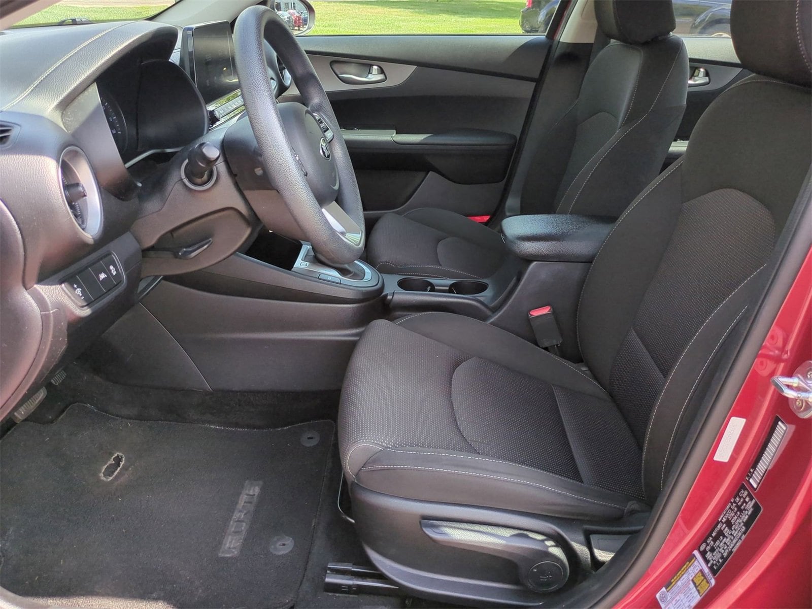 Thumbnail: 2019 Kia Forte - 15