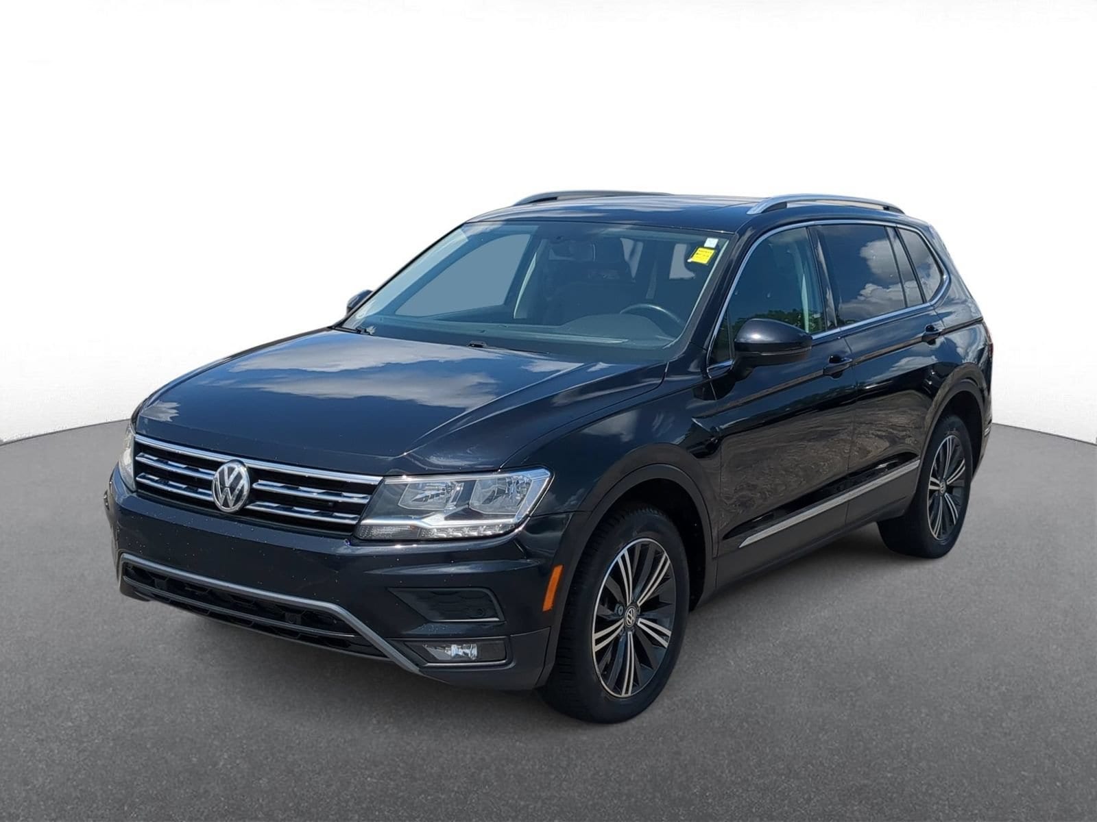 Thumbnail: 2019 Volkswagen Tiguan - 4