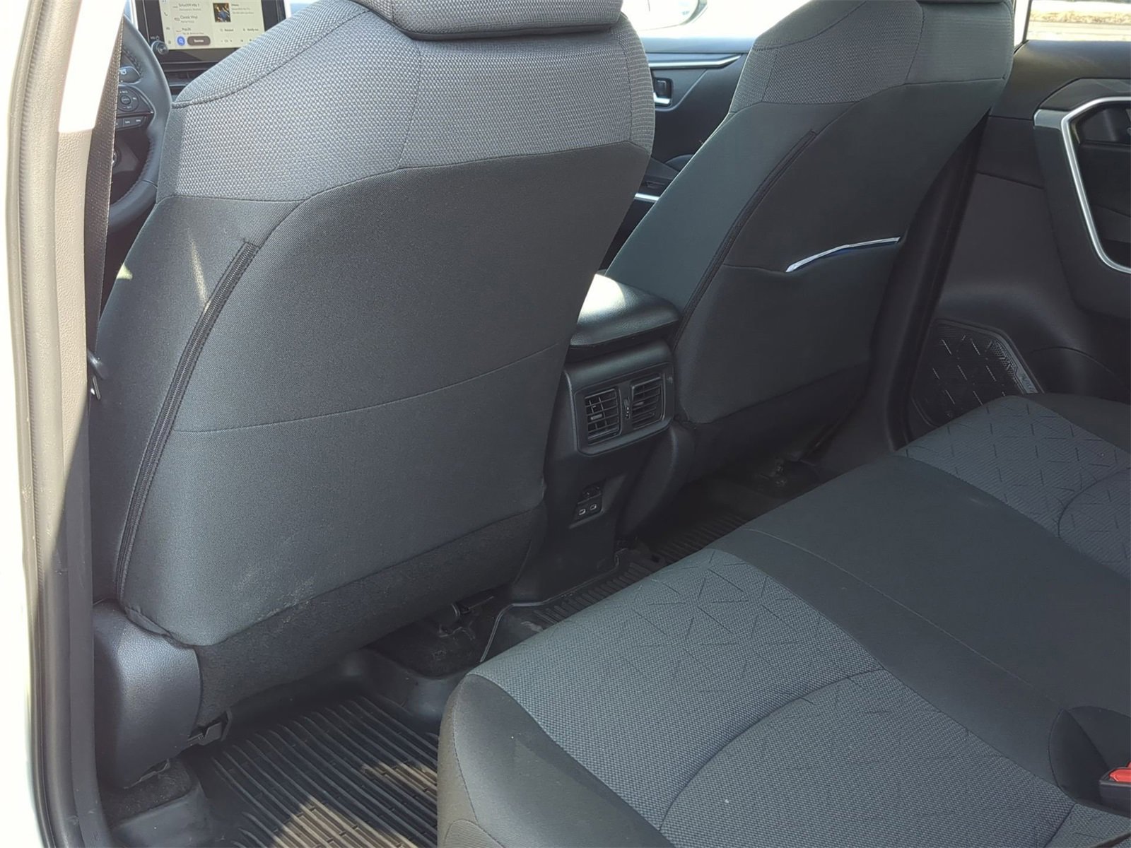 Thumbnail: 2025 Toyota RAV4 - 25