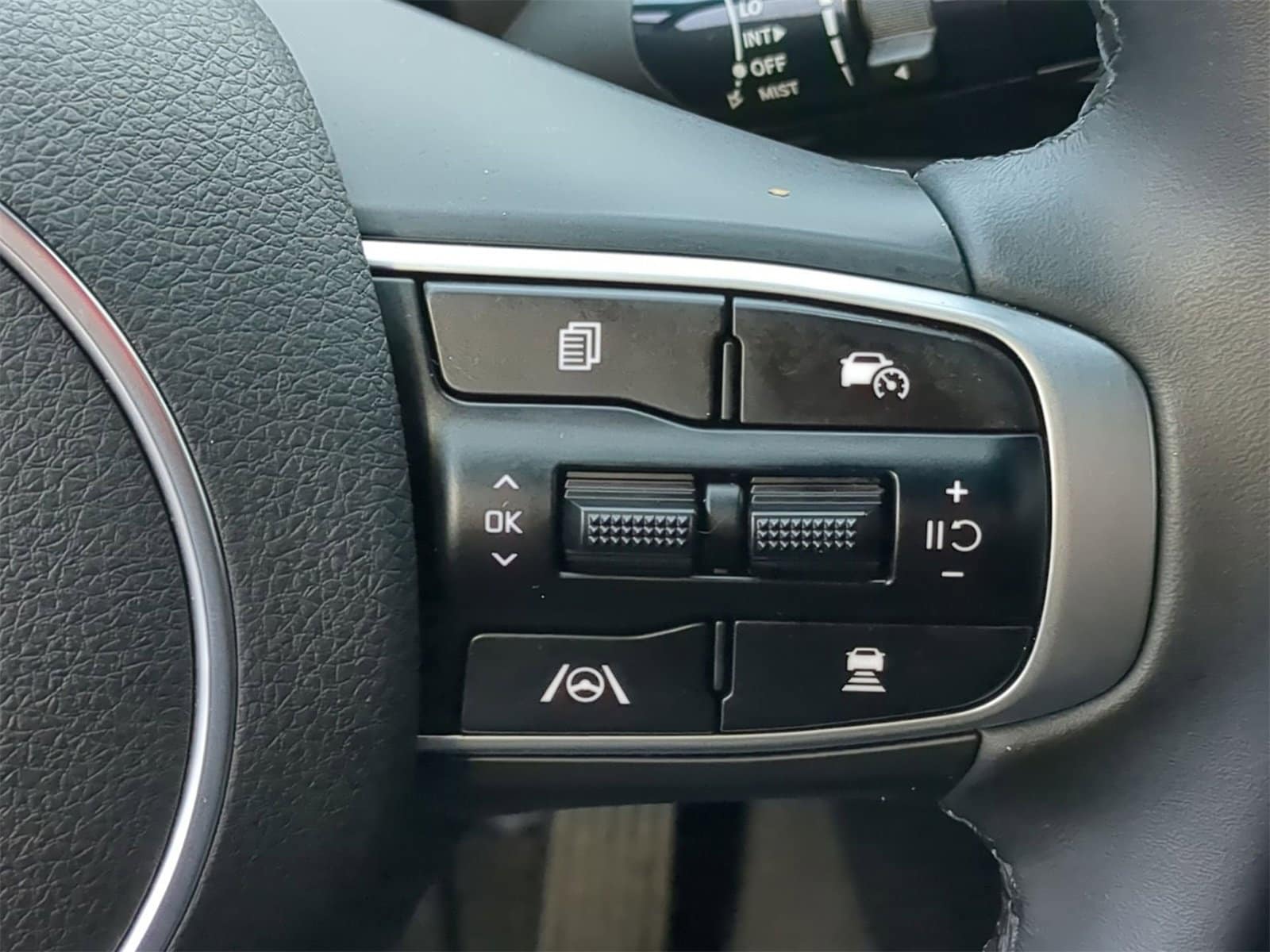 Thumbnail: 2025 Kia K5 - 24