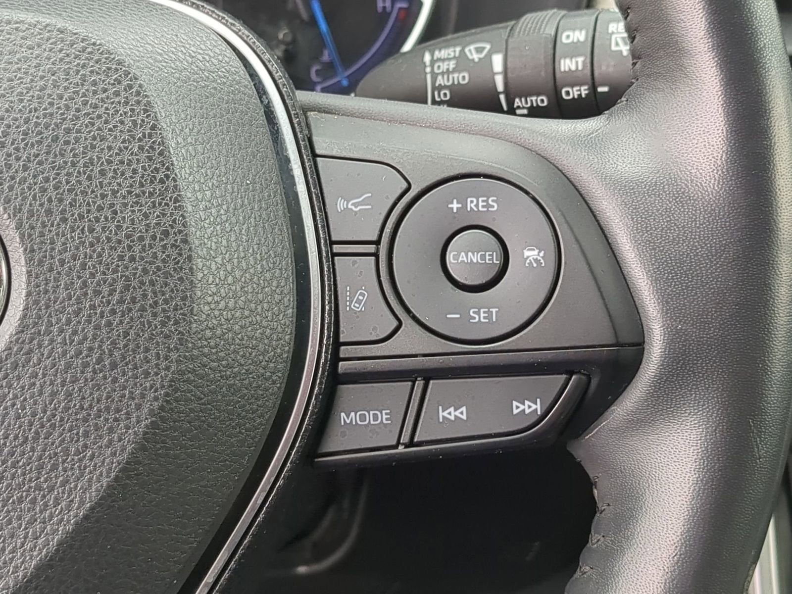 Thumbnail: 2020 Toyota RAV4 - 24