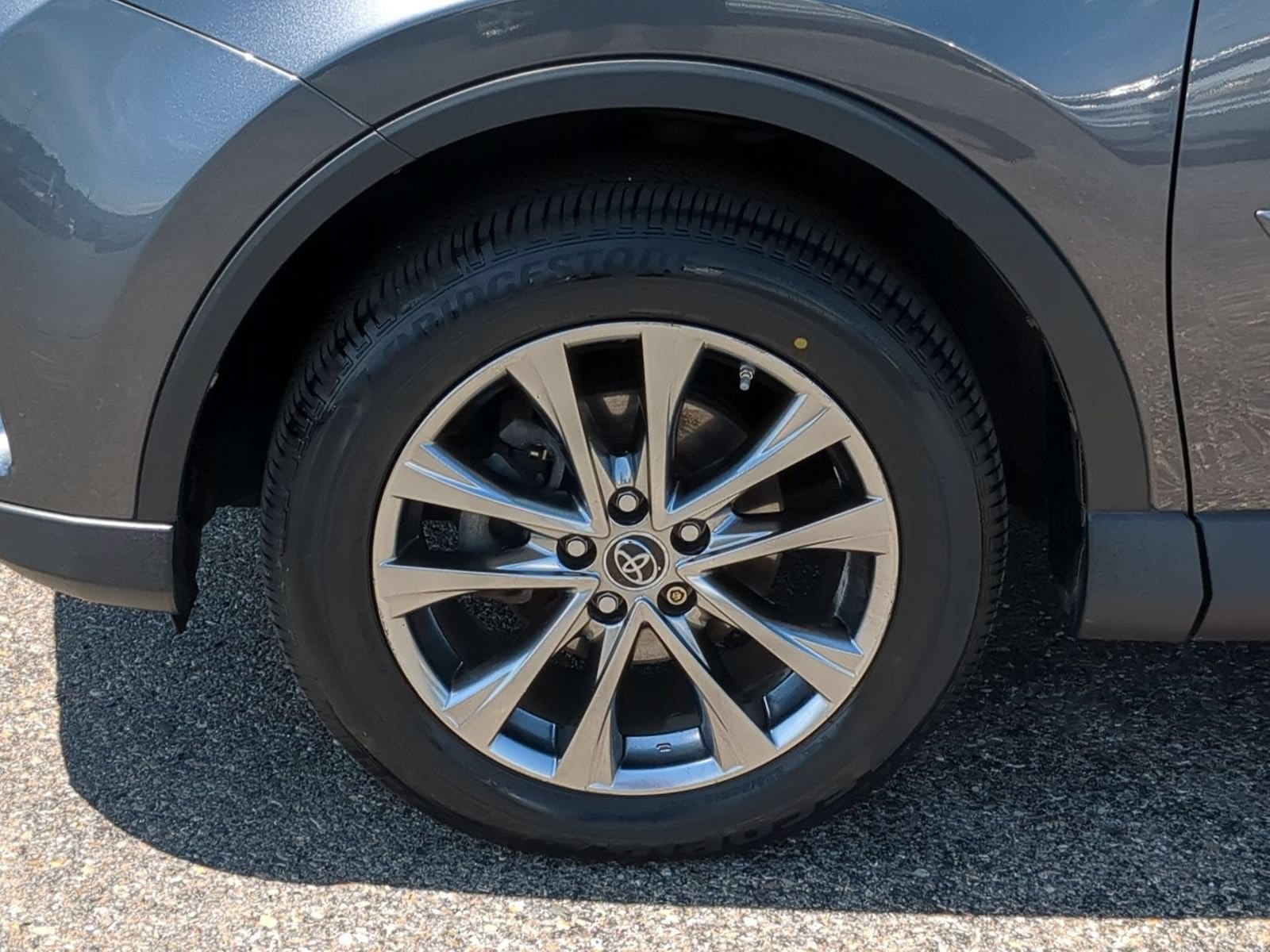 Thumbnail: 2017 Toyota RAV4 - 14