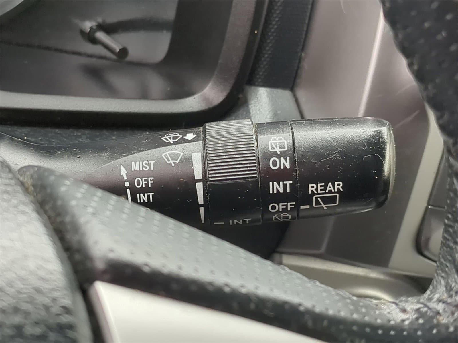 Thumbnail: 2015 Toyota 4Runner - 32