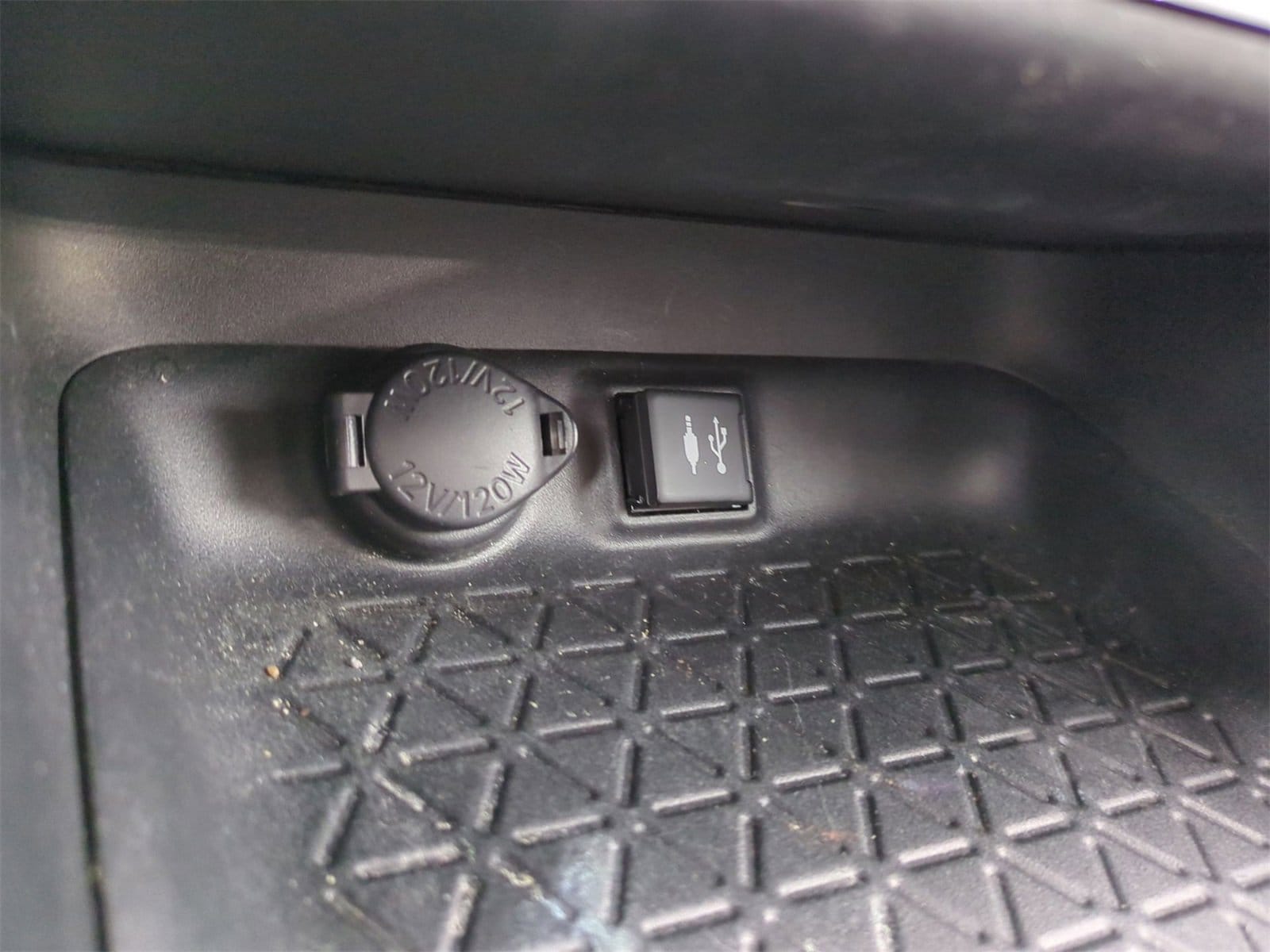 Thumbnail: 2019 Toyota RAV4 - 31