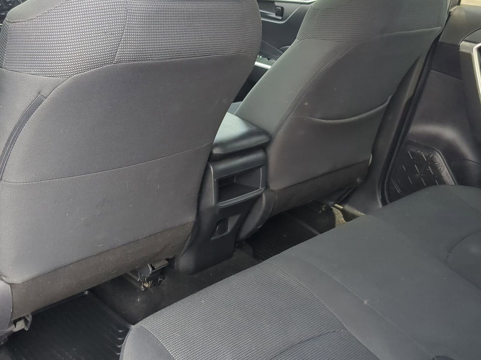 Thumbnail: 2019 Toyota RAV4 - 18