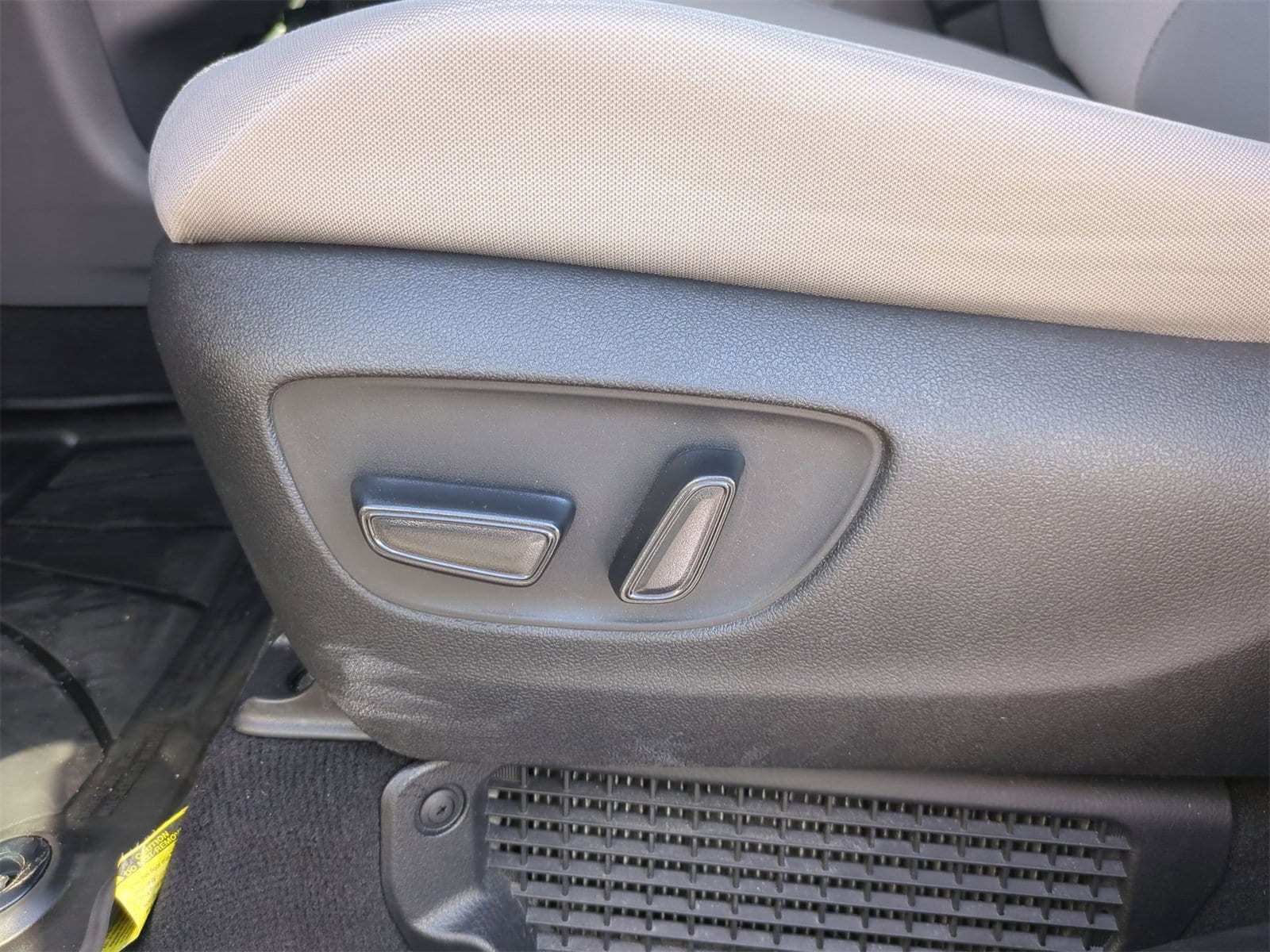 Thumbnail: 2023 Toyota Sienna - 16