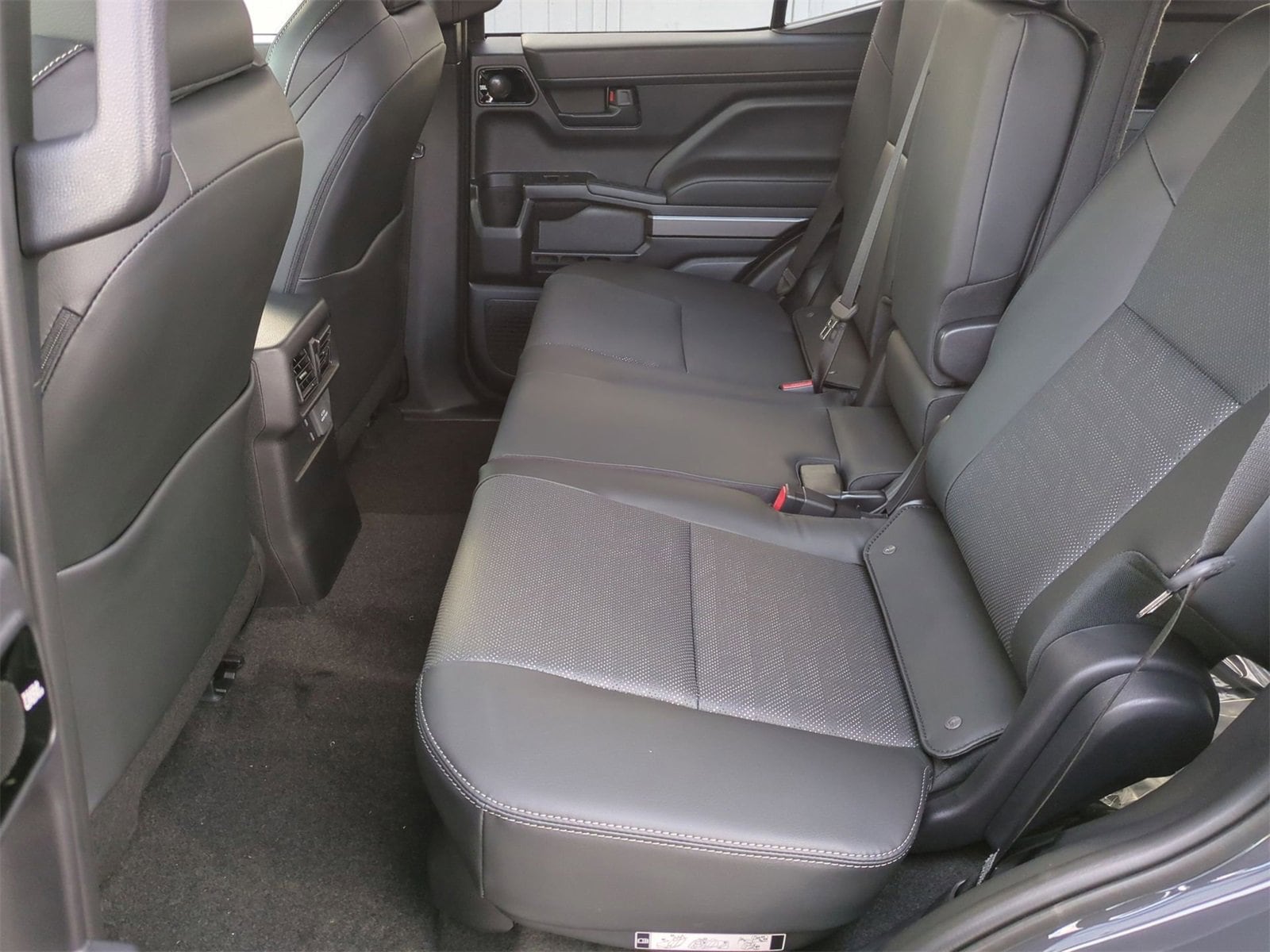 Thumbnail: 2025 Toyota 4Runner - 19