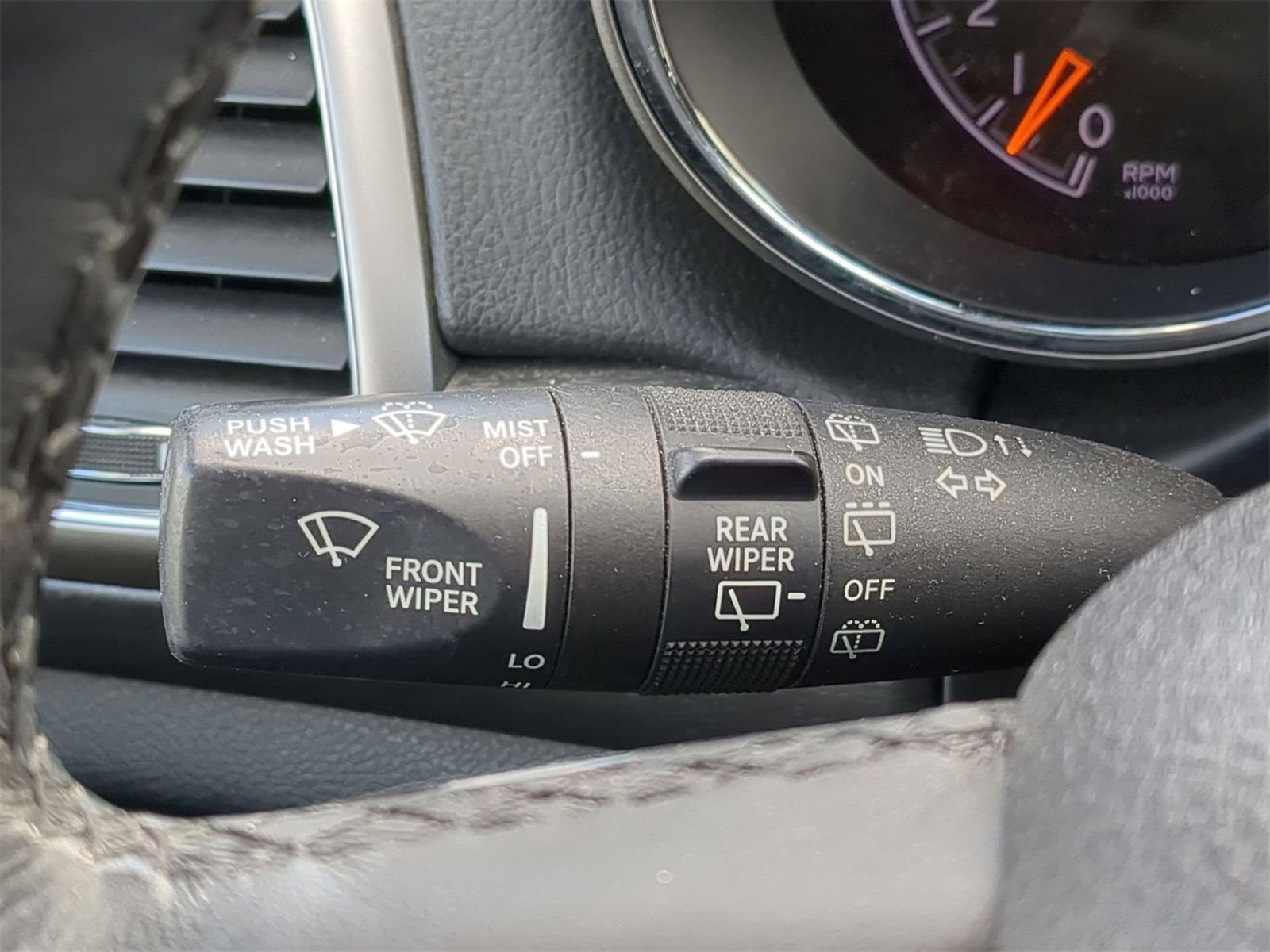 Thumbnail: 2018 Jeep Grand Cherokee - 25