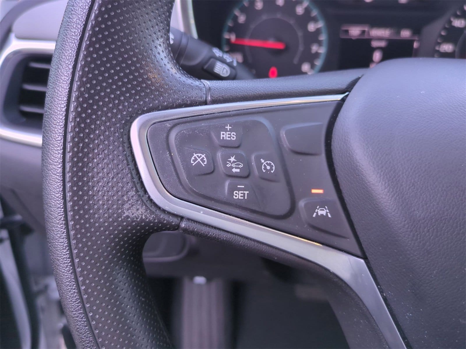 Thumbnail: 2023 Chevrolet Equinox - 22