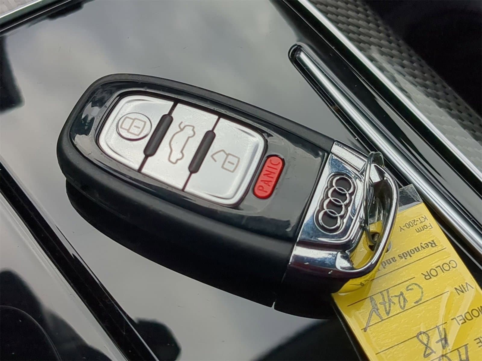 Thumbnail: 2013 Audi S8 - 41