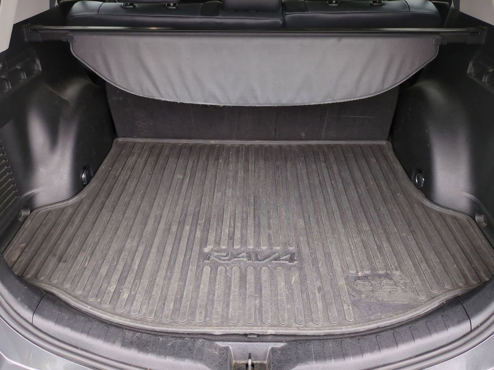Thumbnail: 2017 Toyota RAV4 - 34