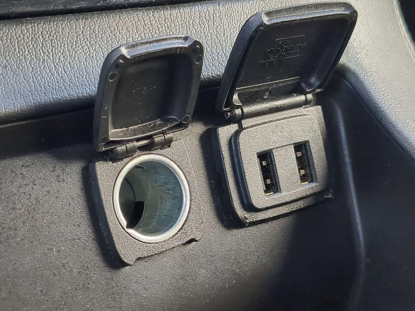 Thumbnail: 2017 Chevrolet Suburban - 28