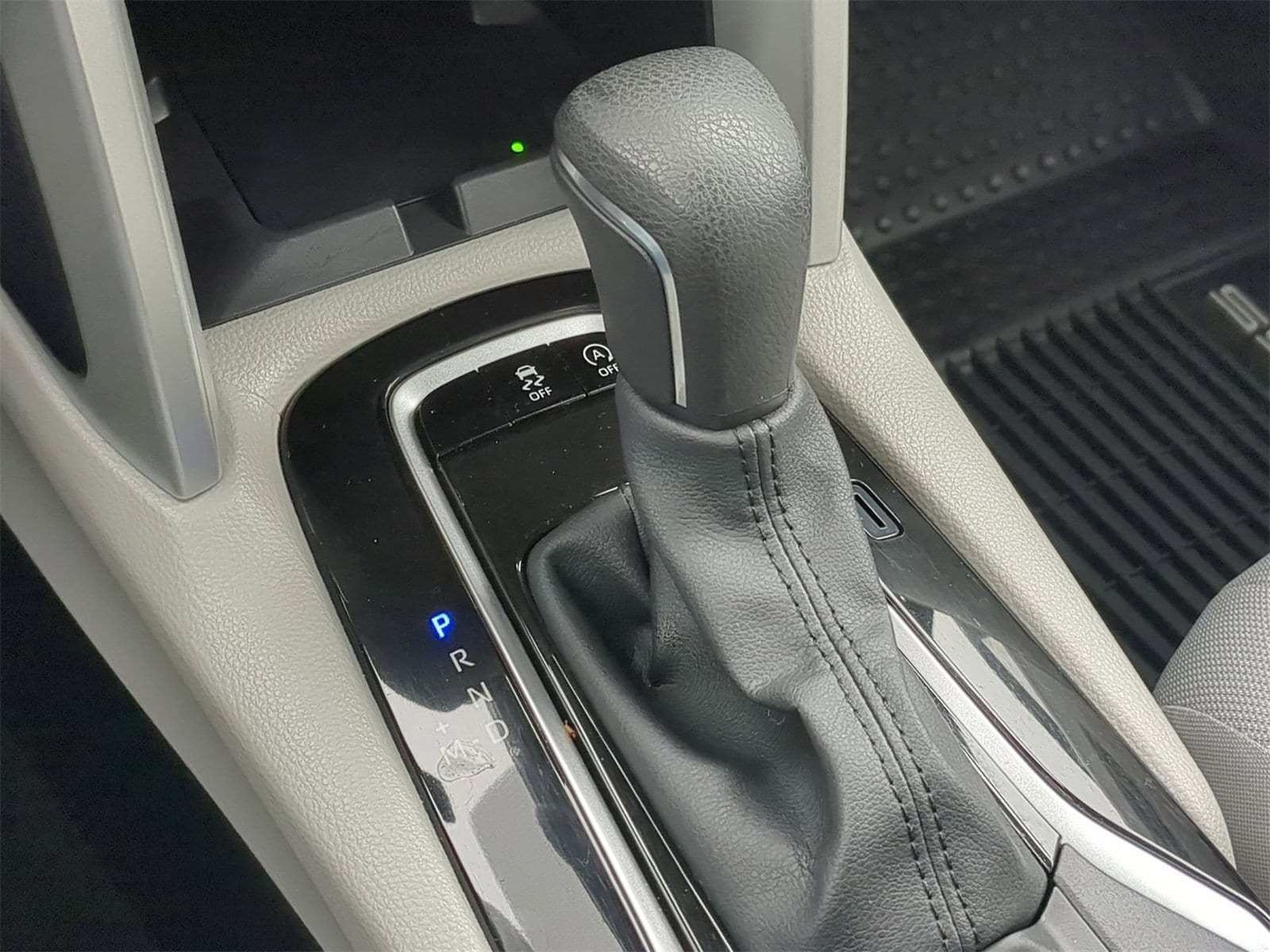 Thumbnail: 2025 Toyota Corolla Cross - 37