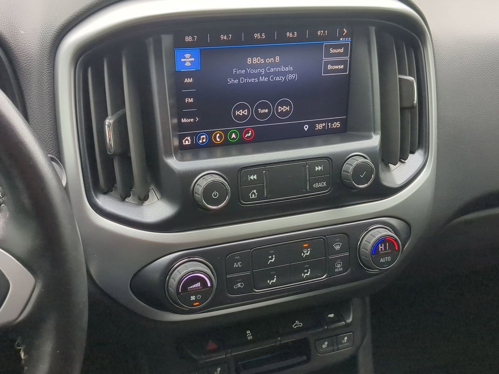 Thumbnail: 2022 Chevrolet Colorado - 27