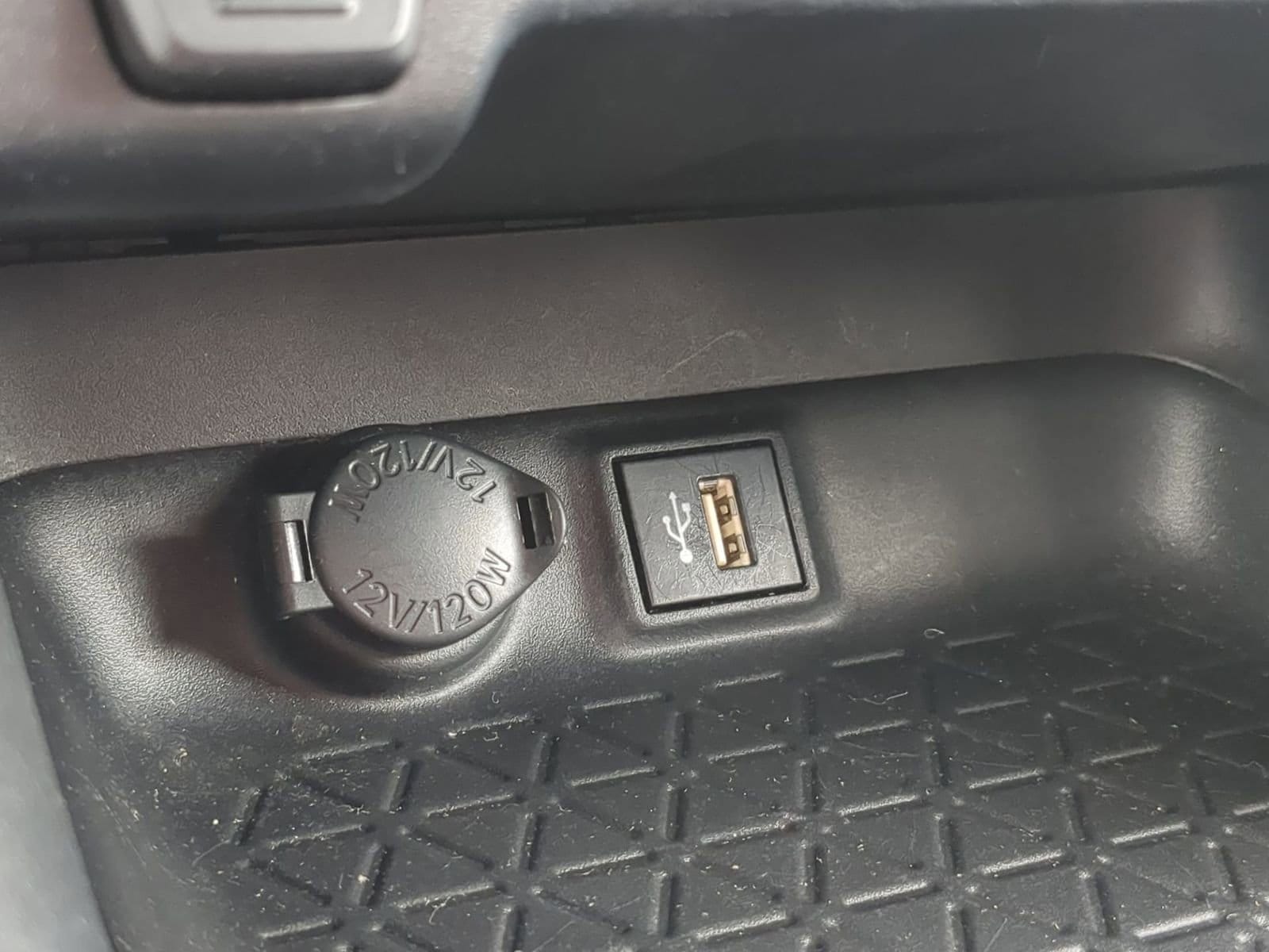 Thumbnail: 2023 Toyota RAV4 - 29