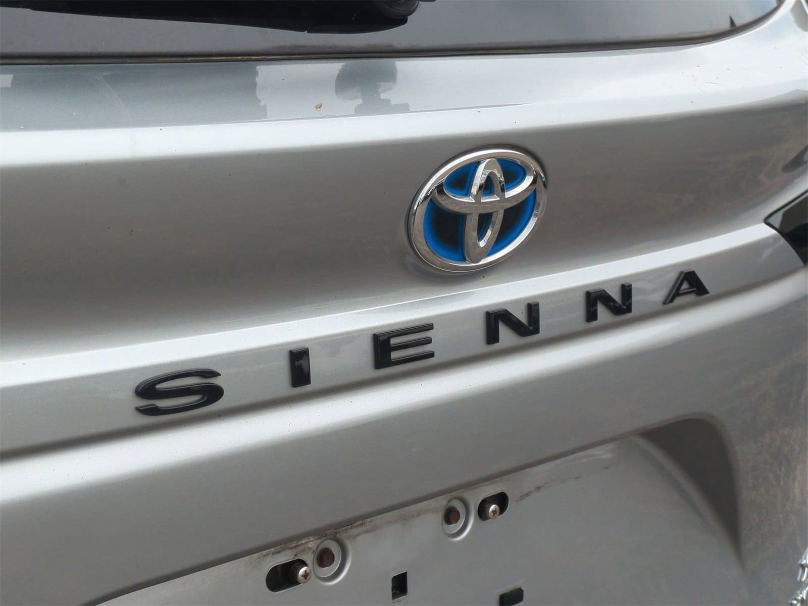 Thumbnail: 2021 Toyota Sienna - 12
