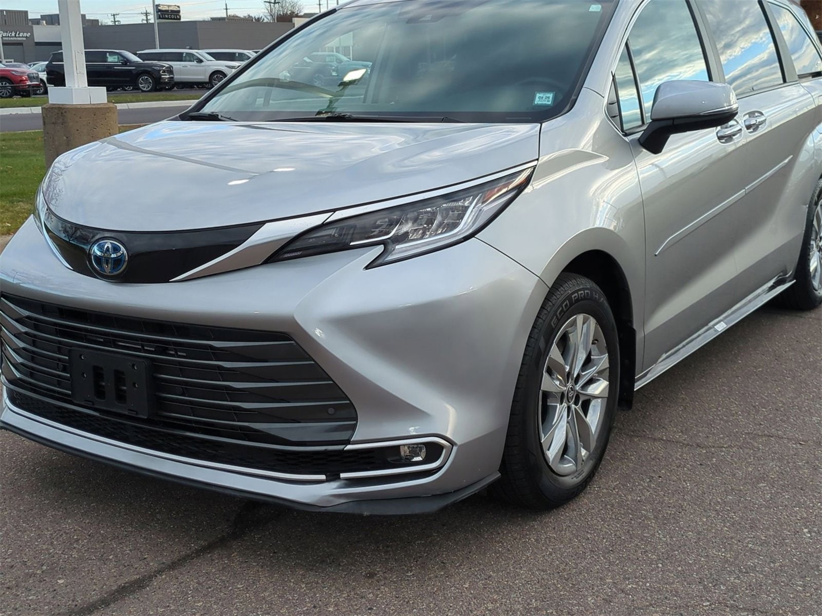 Thumbnail: 2024 Toyota Sienna - 11