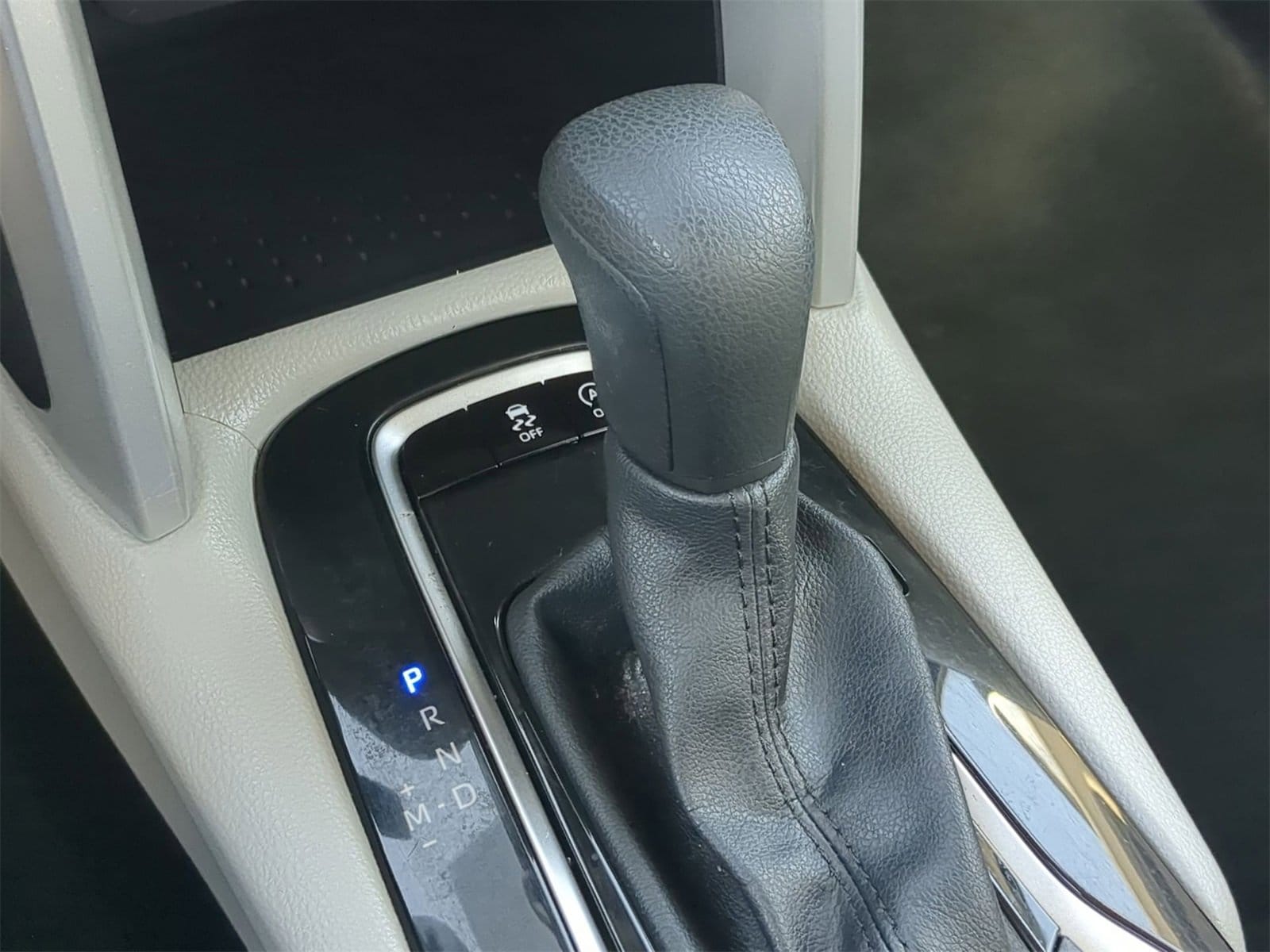 Thumbnail: 2025 Toyota Corolla Cross - 30