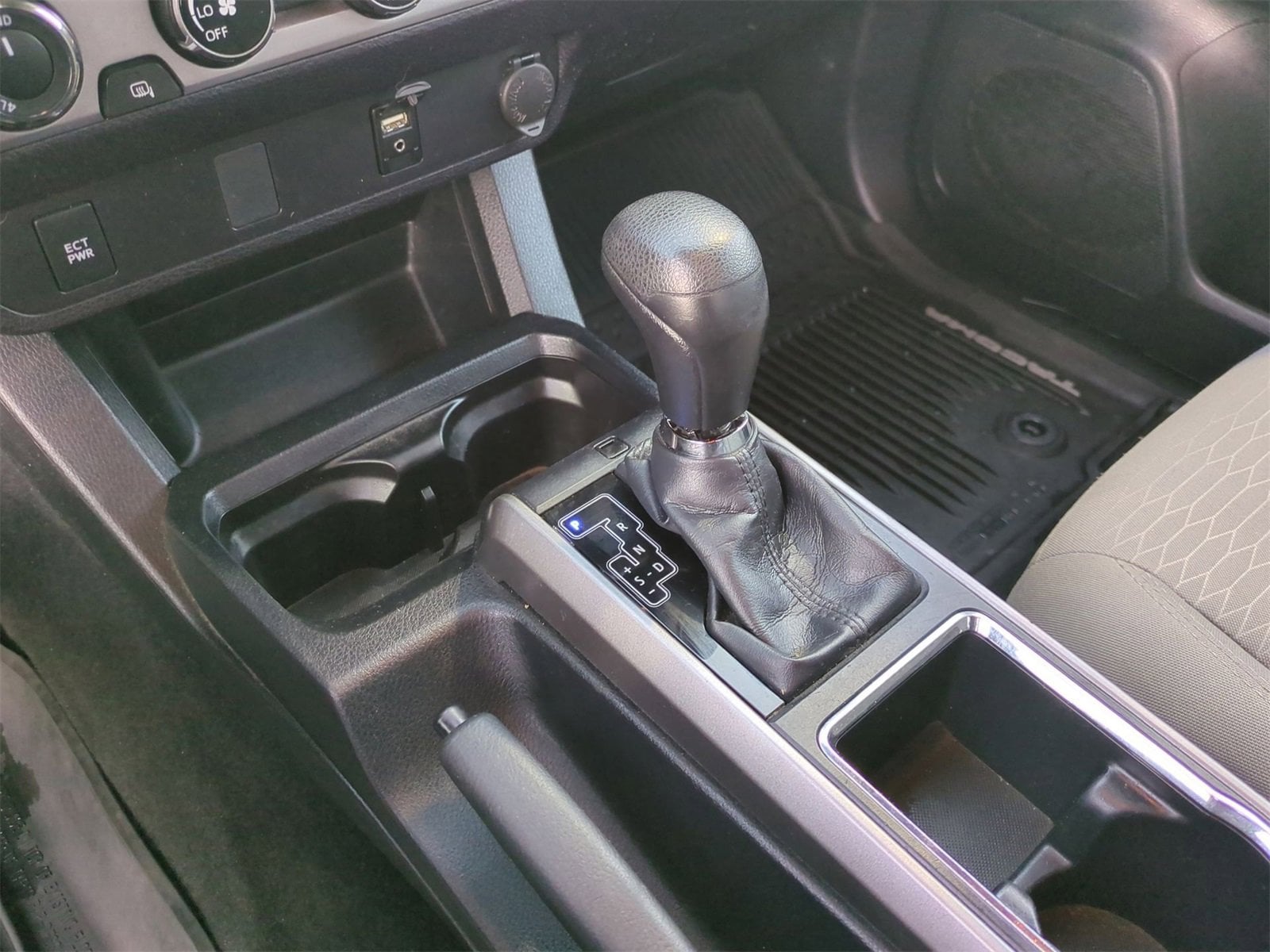 Thumbnail: 2018 Toyota Tacoma - 30