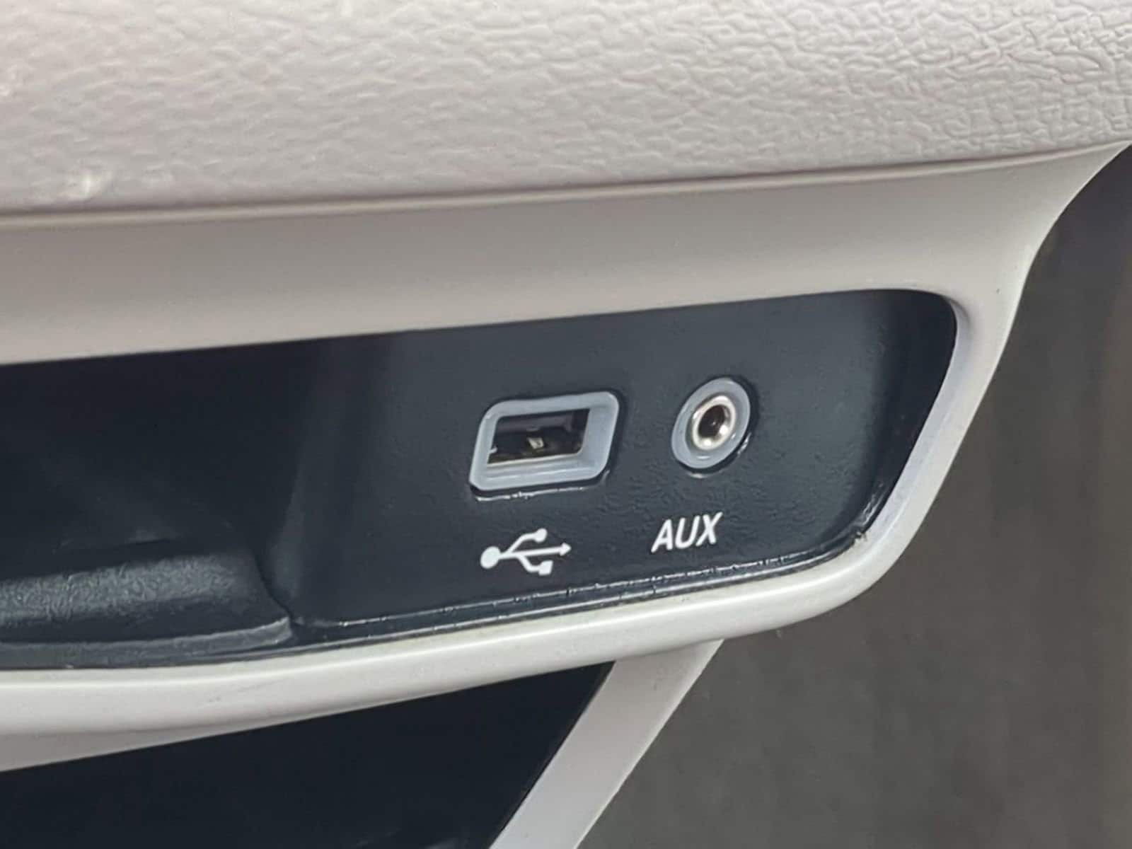 Thumbnail: 2017 Chrysler Pacifica - 28