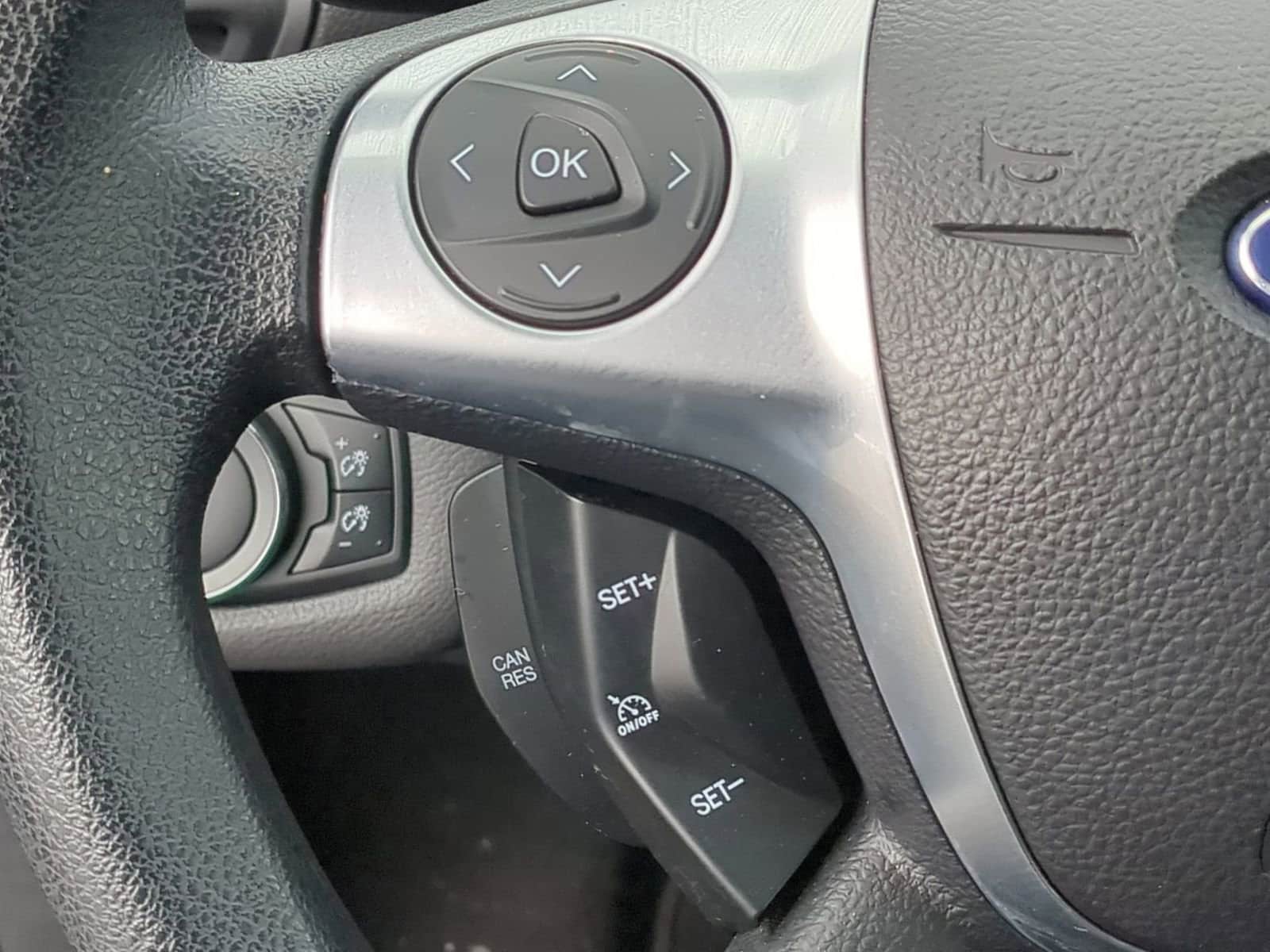 Thumbnail: 2013 Ford Escape - 23