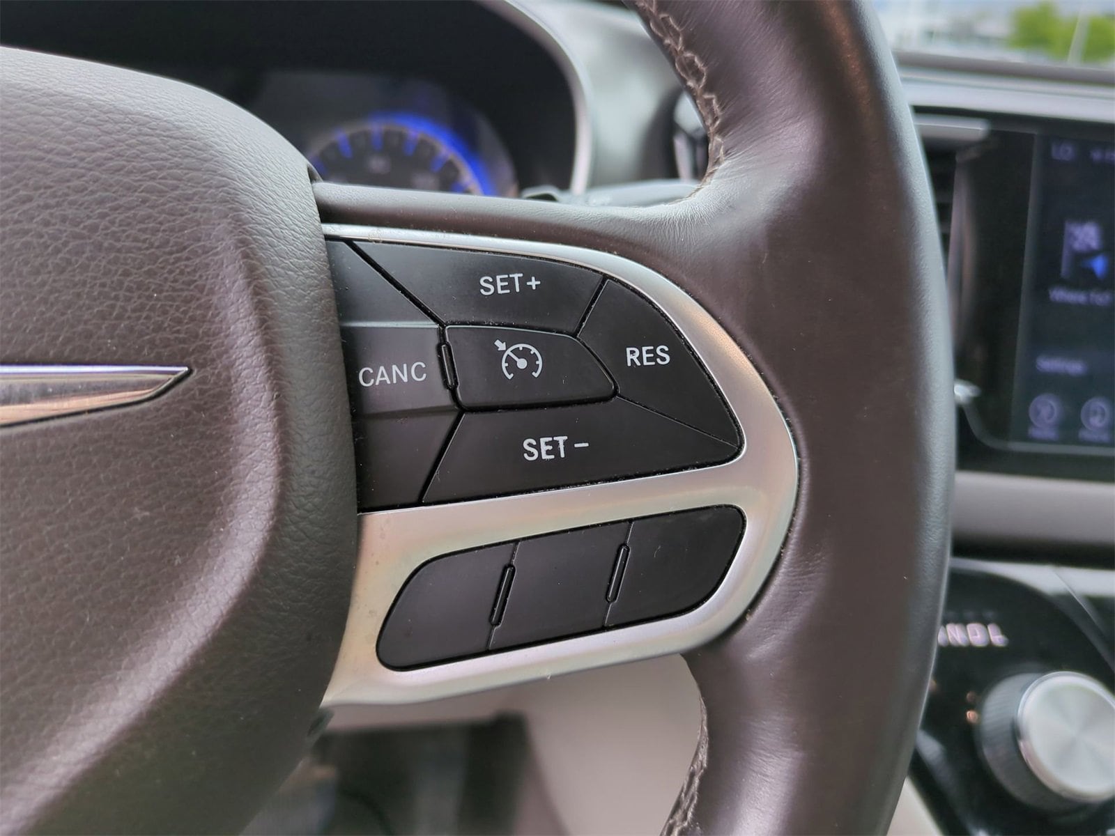Thumbnail: 2017 Chrysler Pacifica - 22