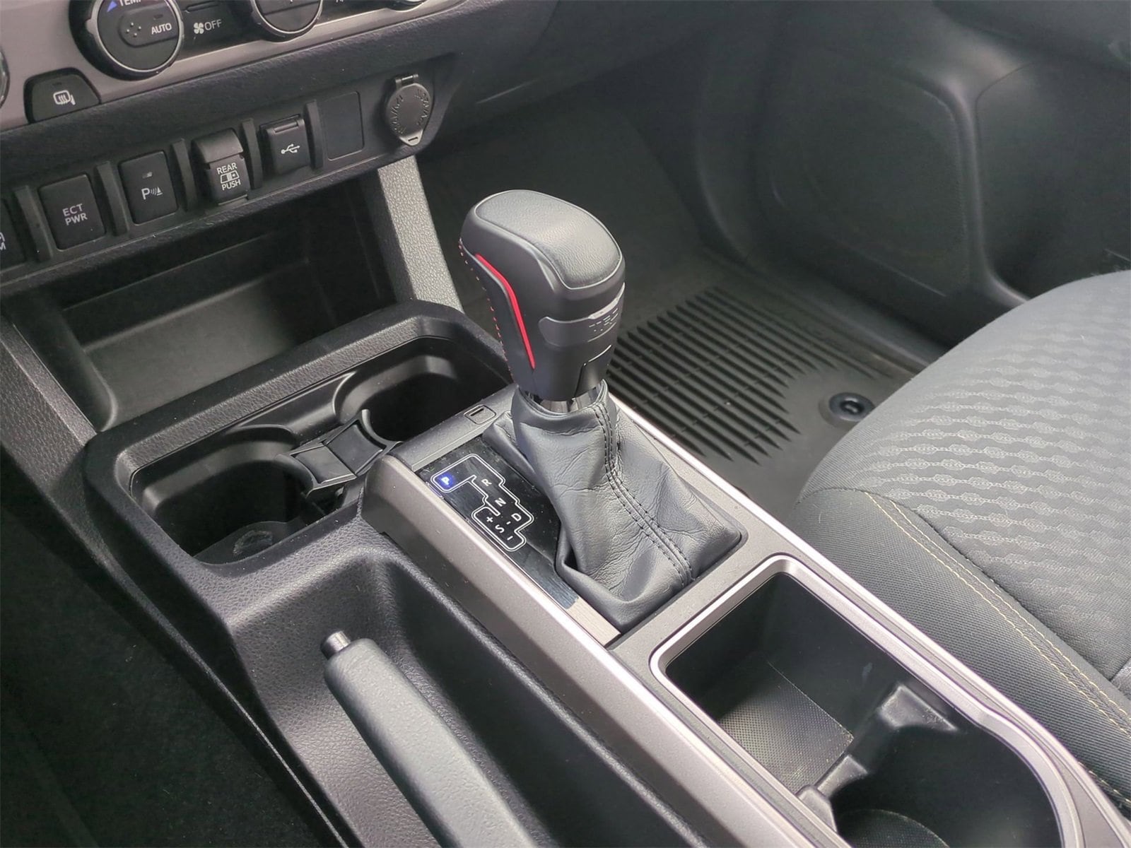 Thumbnail: 2023 Toyota Tacoma - 32