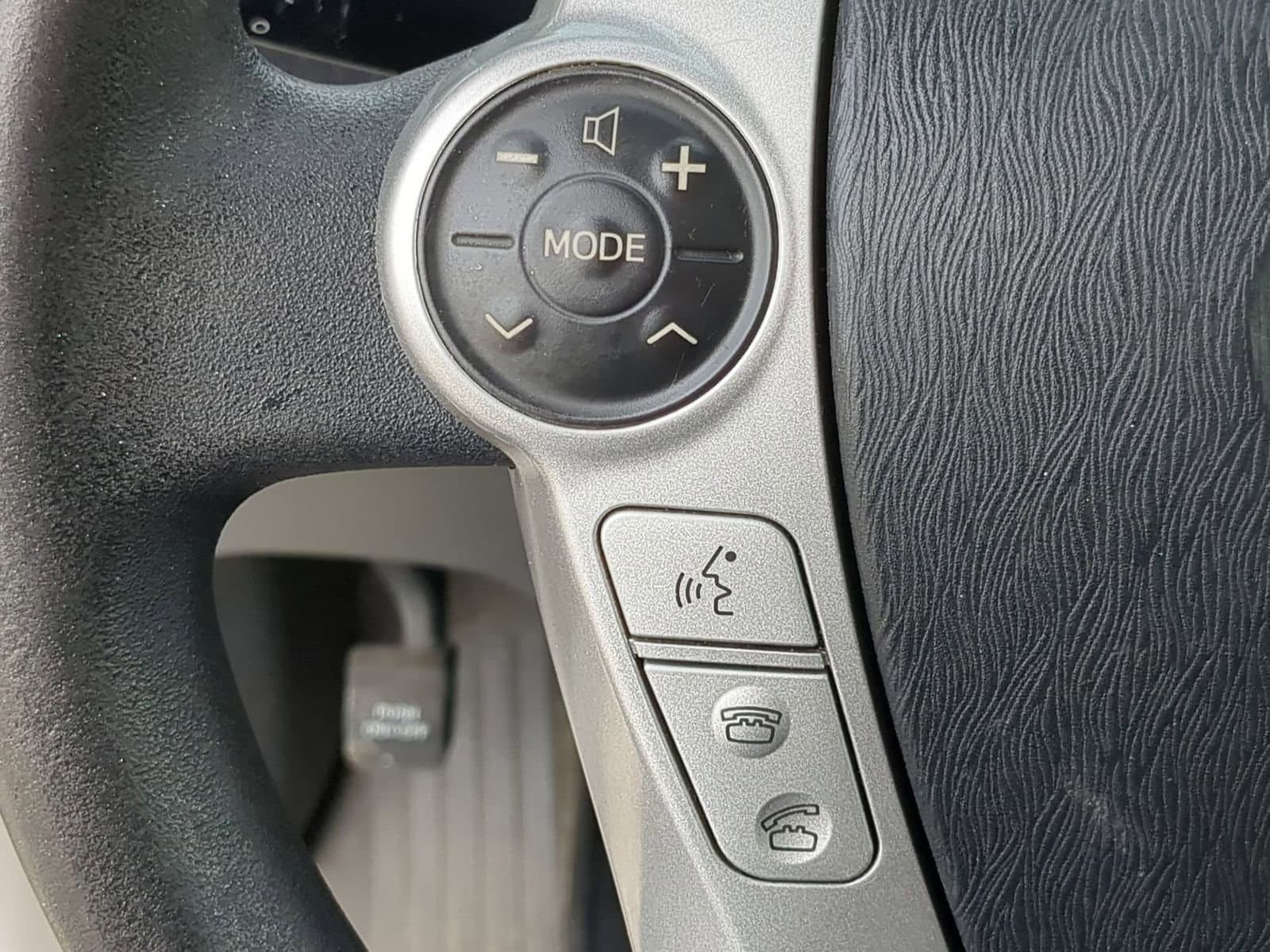 Thumbnail: 2010 Toyota Prius - 23