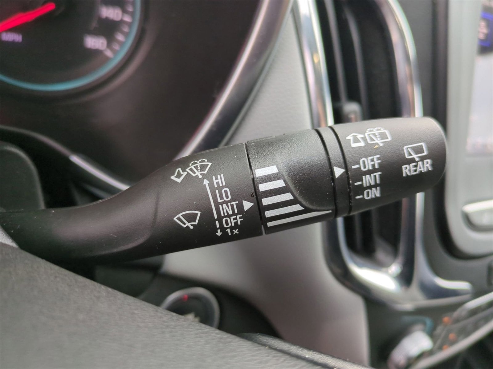 Thumbnail: 2024 Chevrolet Equinox - 25