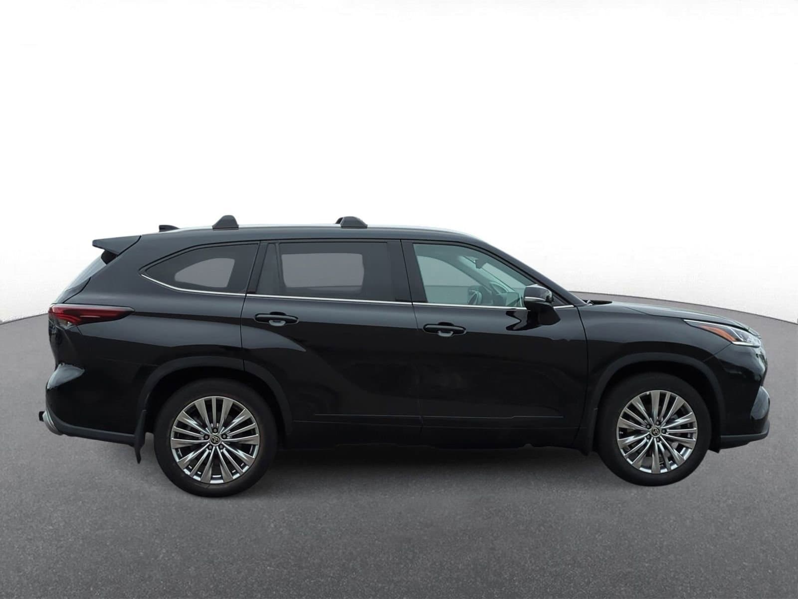 Thumbnail: 2024 Toyota Highlander - 9