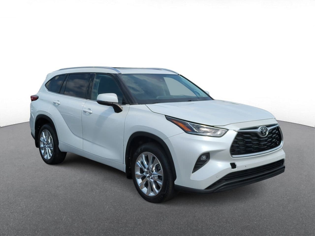 Thumbnail: 2022 Toyota Highlander - 2