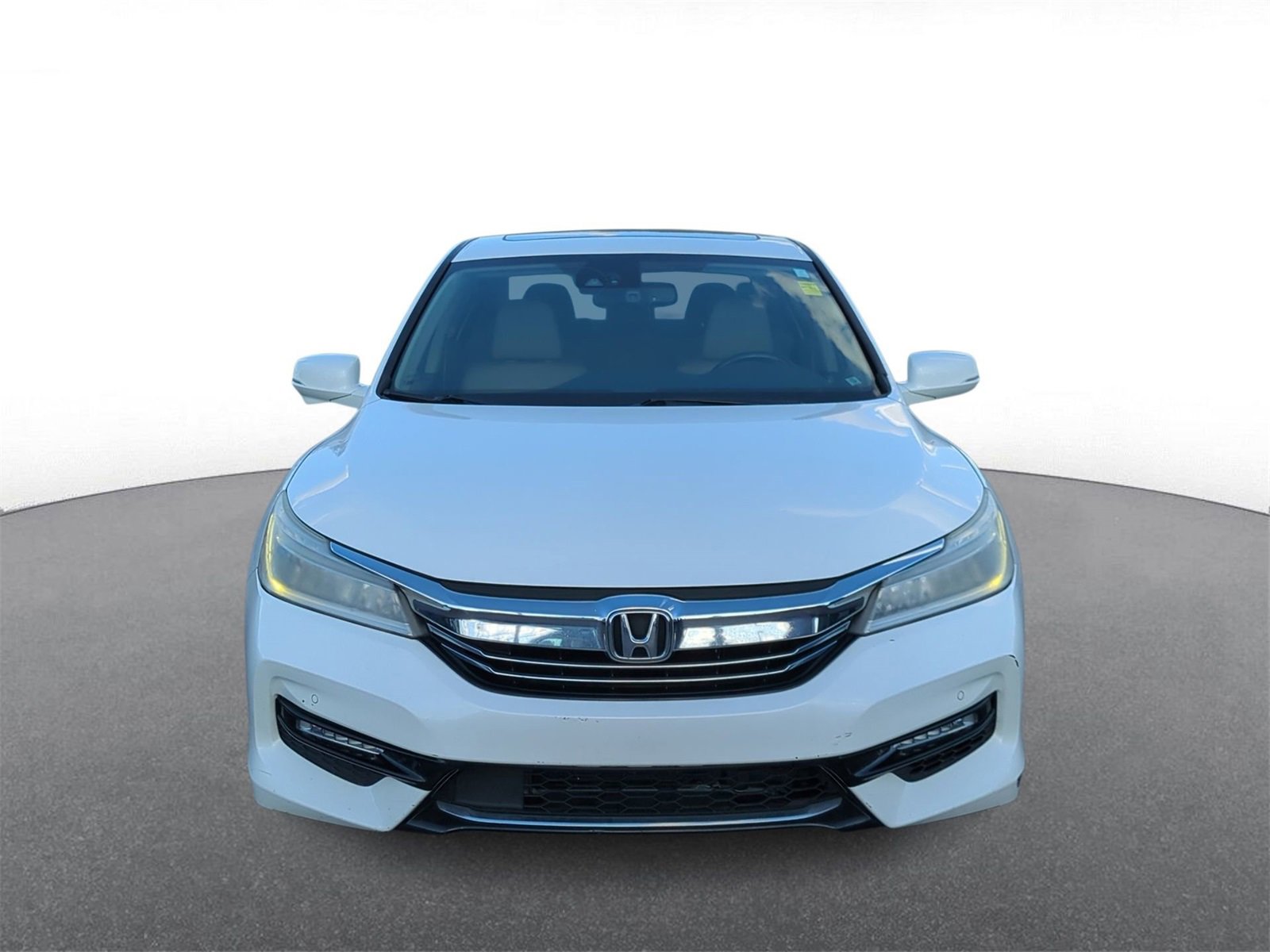 2017 Honda Accord Hybrid Touring photo 3