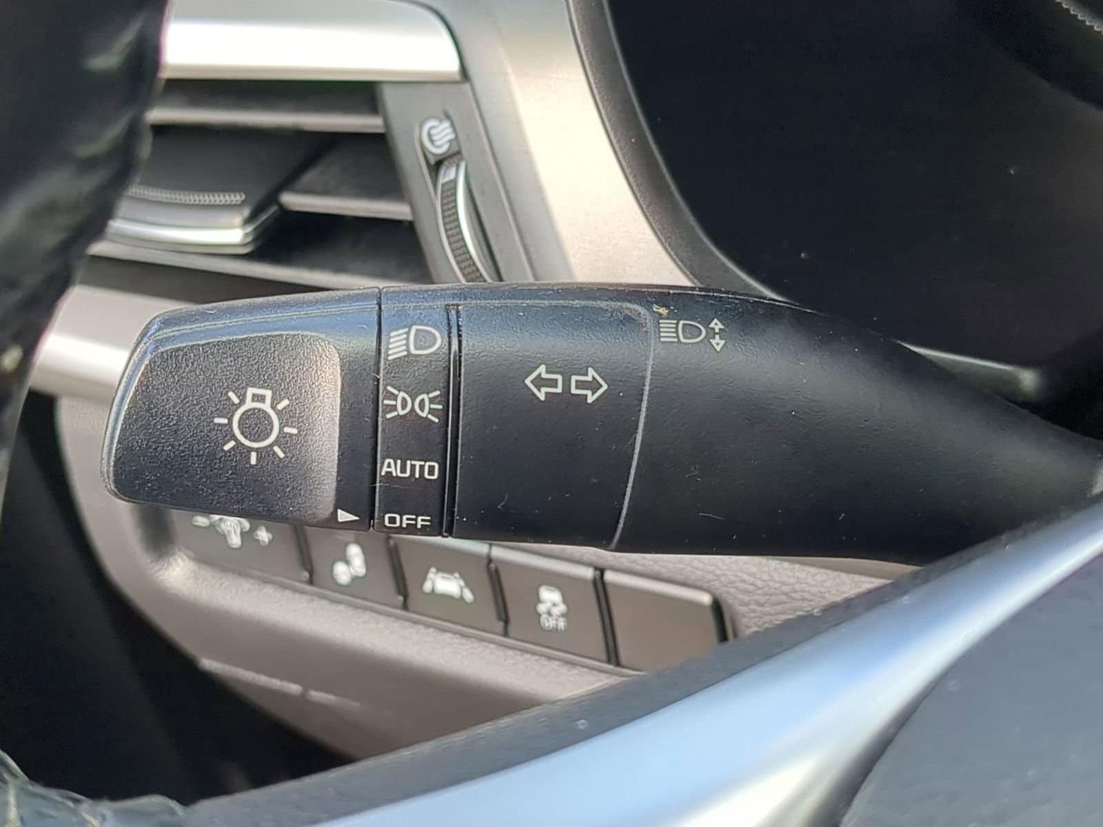 Thumbnail: 2020 Kia Telluride - 26