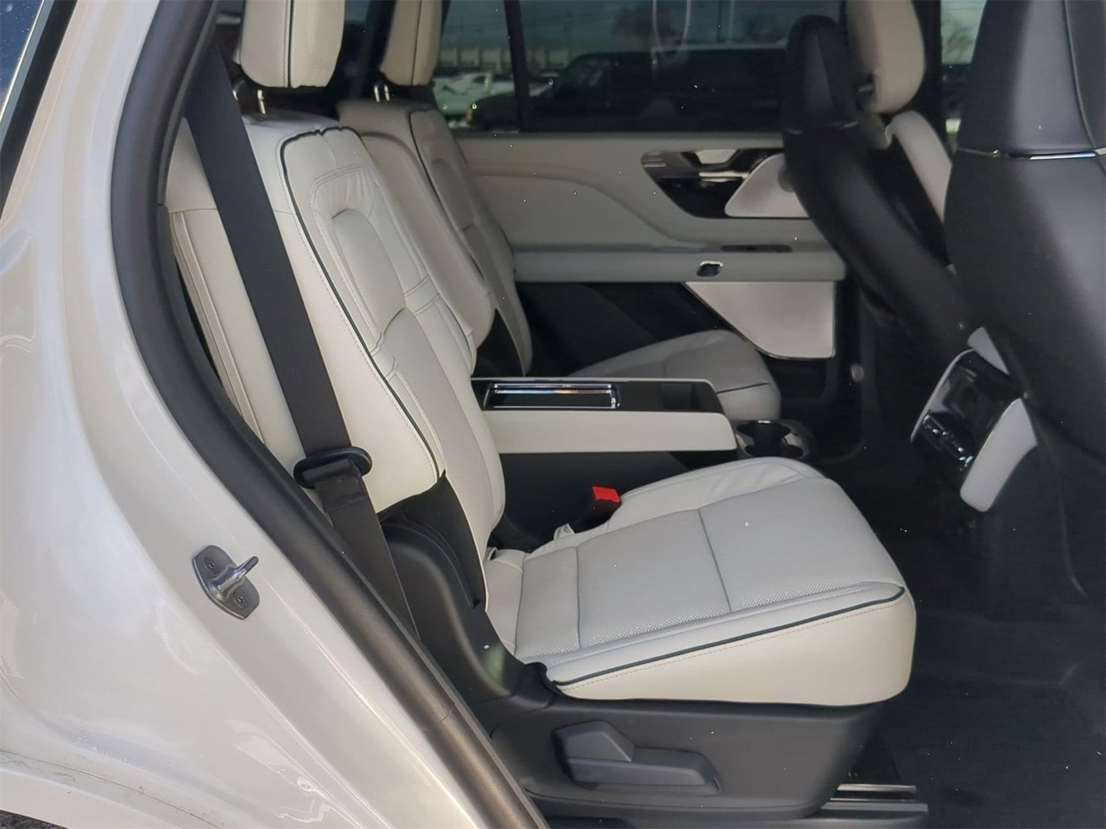 Thumbnail: 2025 Lincoln Aviator - 20