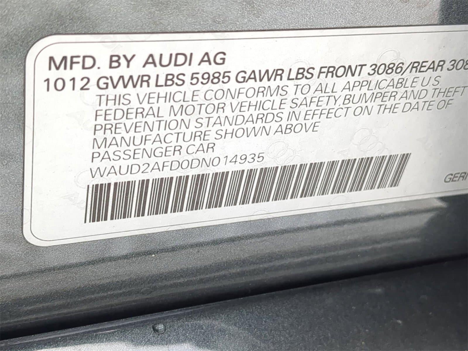 Thumbnail: 2013 Audi S8 - 42