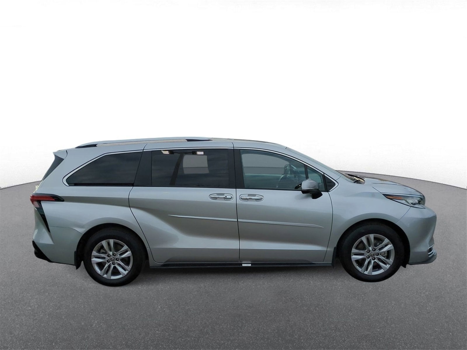 Thumbnail: 2024 Toyota Sienna - 9